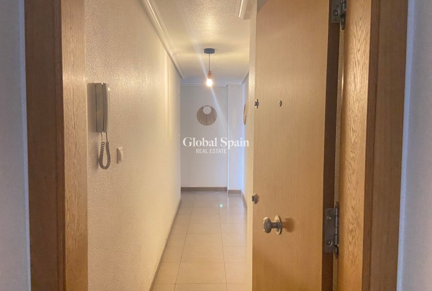 Wederverkoop - Appartement -
TORREVIEJA - Torrevieja Centro