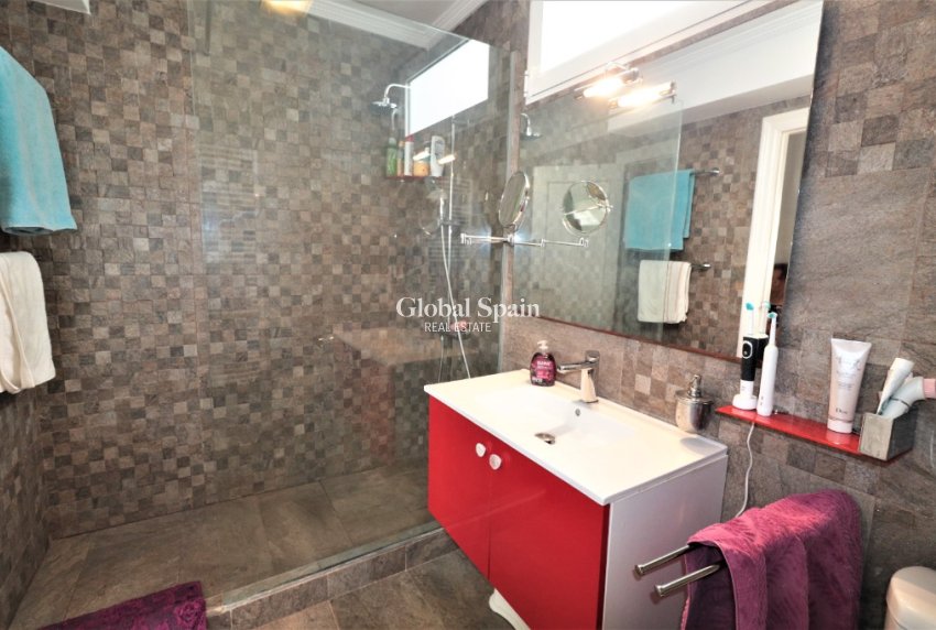 Wederverkoop - Appartement -
TORREVIEJA - Torrevieja