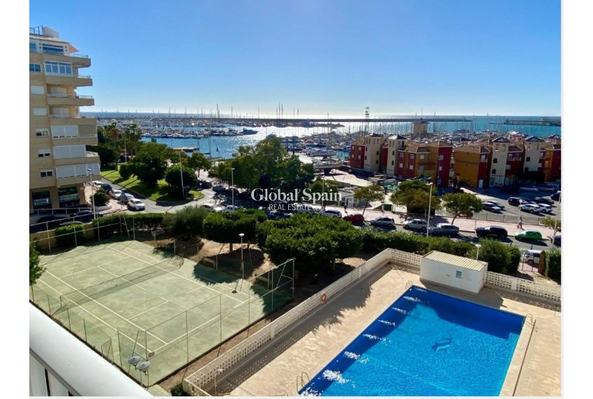 Wederverkoop - Appartement -
TORREVIEJA - Torrevieja