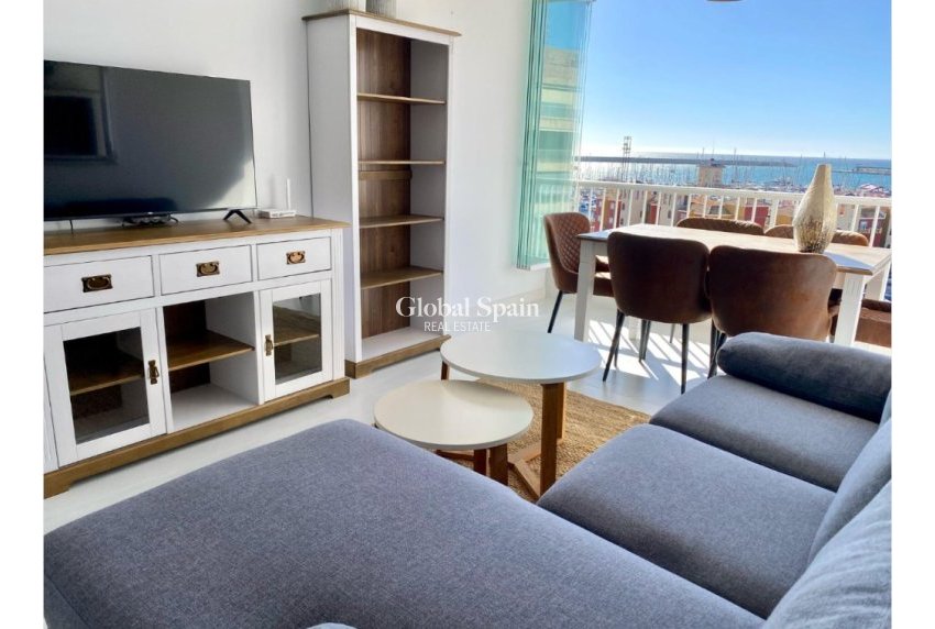 Wederverkoop - Appartement -
TORREVIEJA - Torrevieja