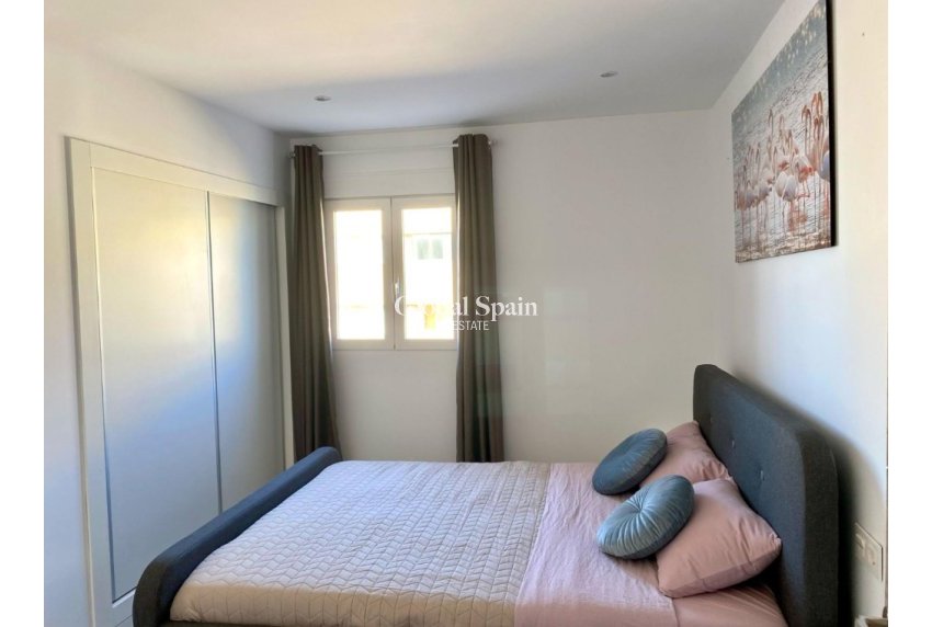 Wederverkoop - Appartement -
TORREVIEJA - Torrevieja