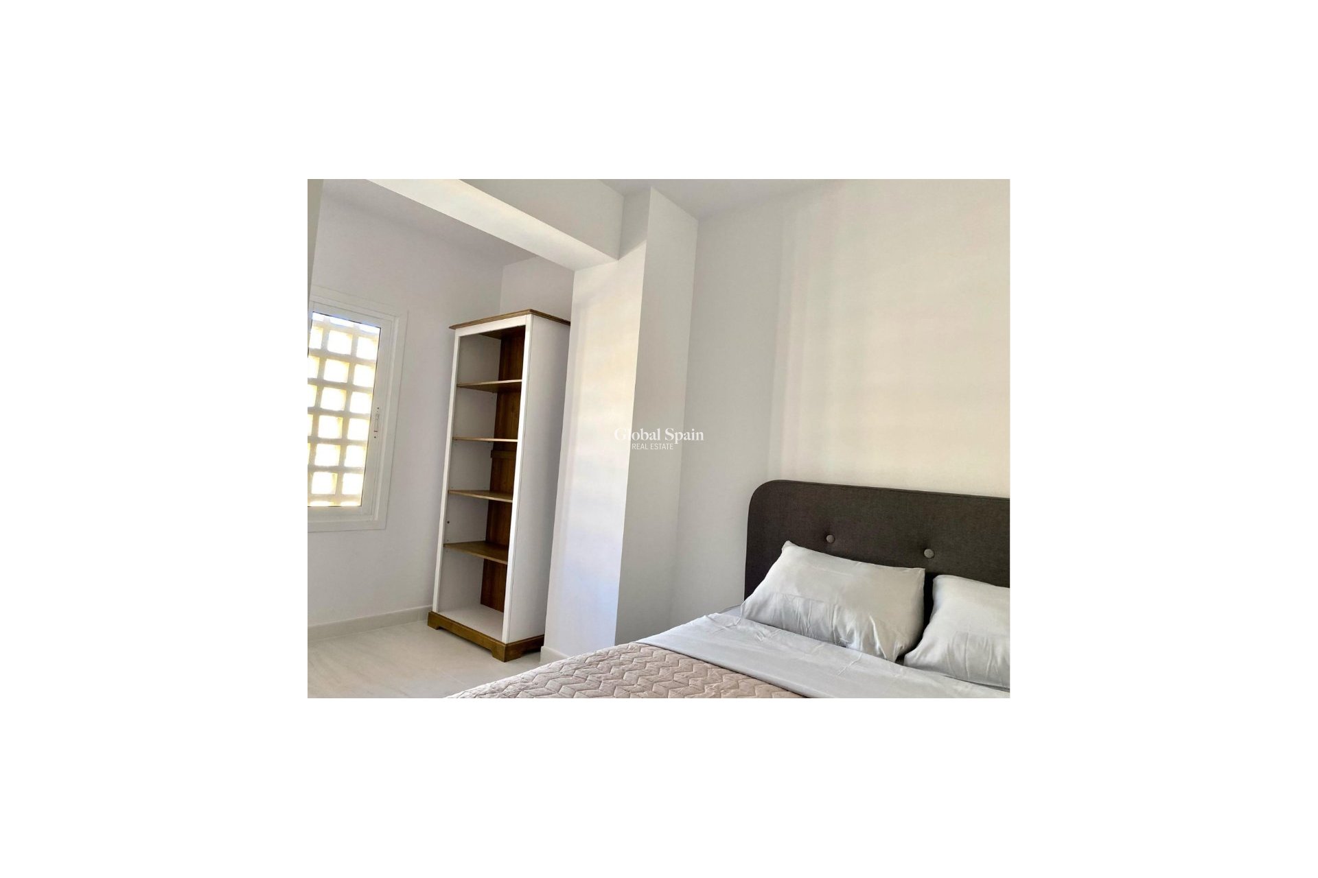Wederverkoop - Appartement -
TORREVIEJA - Torrevieja