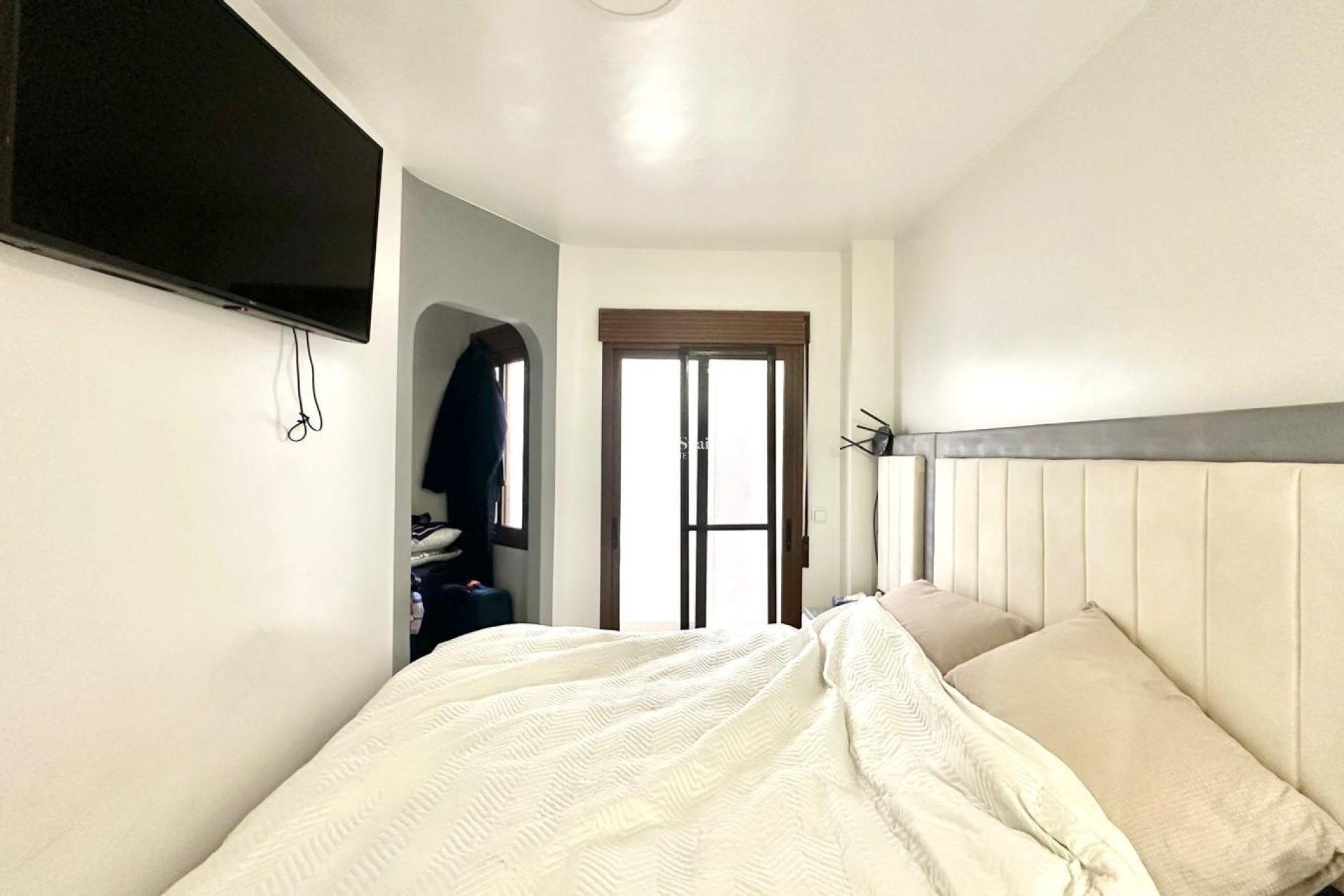 Wederverkoop - APPARTEMENT -
TORREVIEJA - Torrevieja