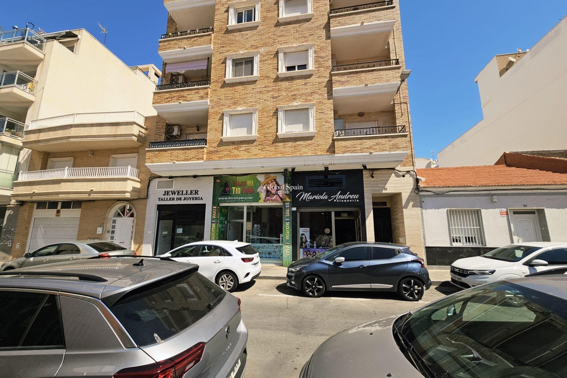 Wederverkoop - APPARTEMENT -
TORREVIEJA - Torrevieja