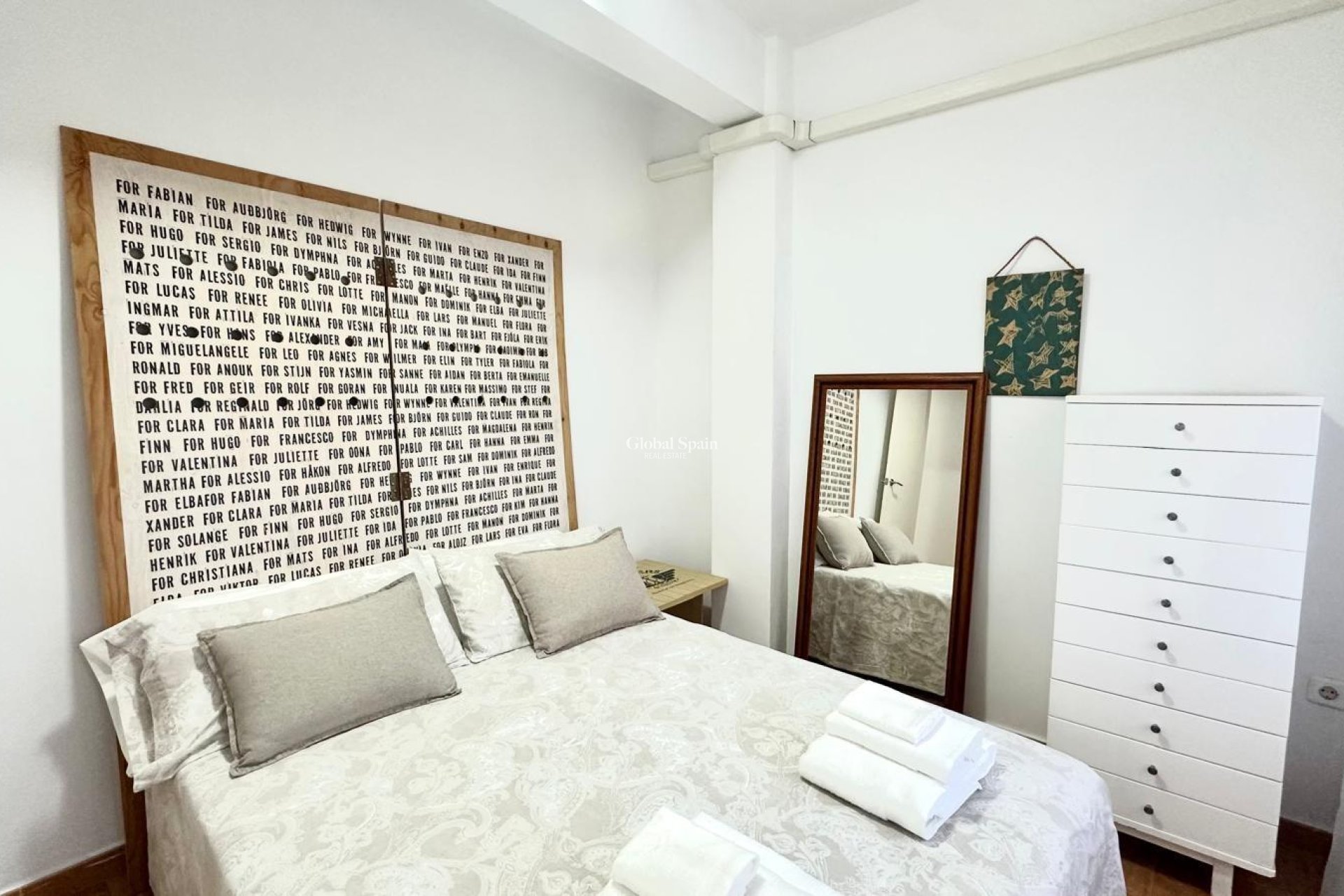 Wederverkoop - APPARTEMENT -
TORREVIEJA - Torrevieja