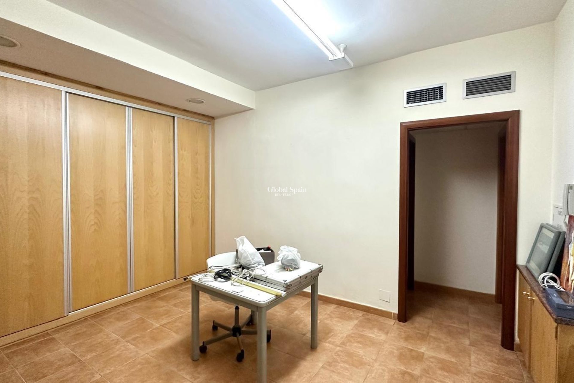 Wederverkoop - APPARTEMENT -
TORREVIEJA - Torrevieja