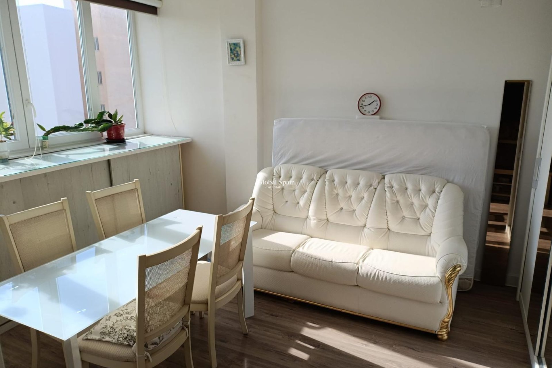Wederverkoop - APPARTEMENT -
TORREVIEJA - Torrevieja