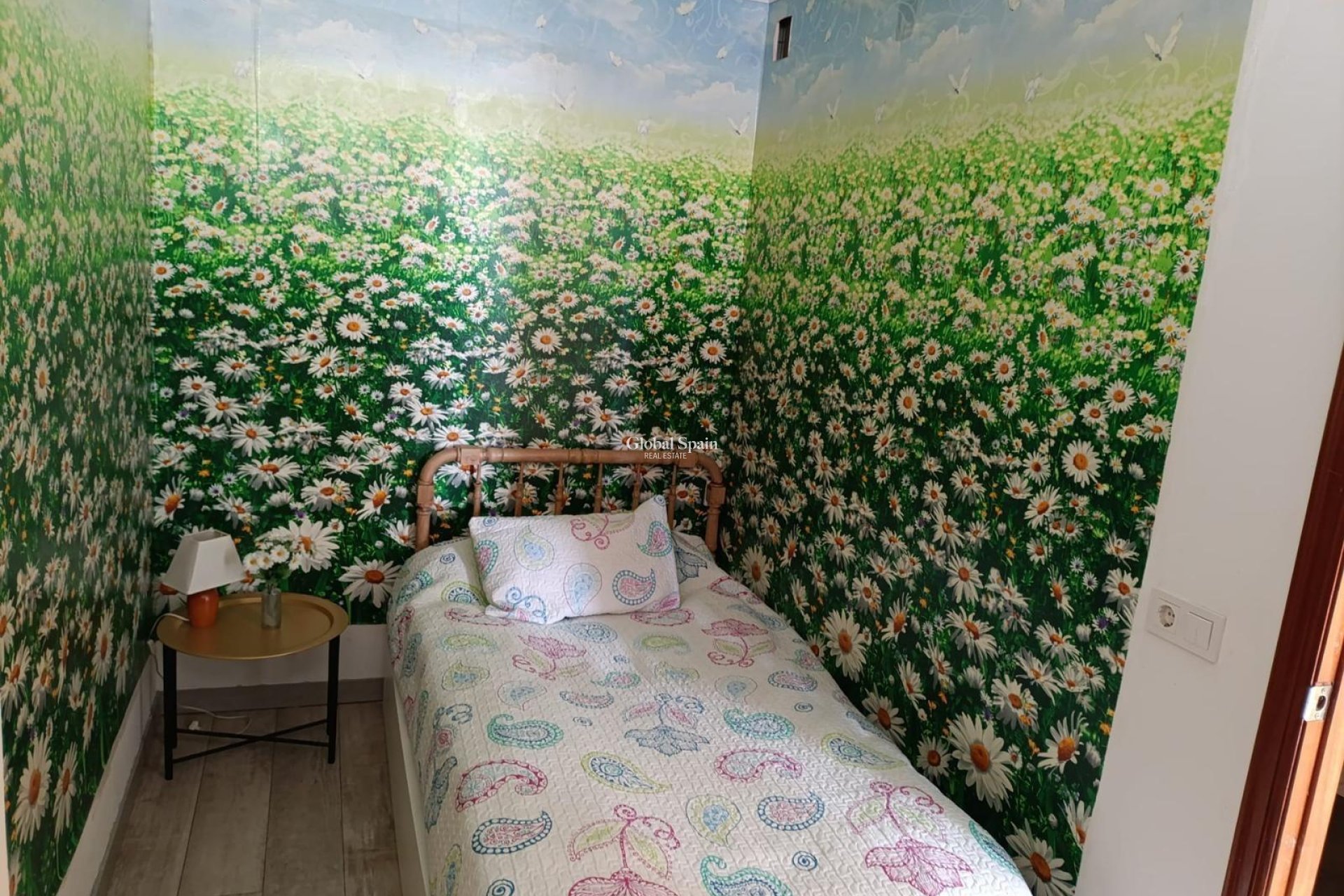 Wederverkoop - APPARTEMENT -
TORREVIEJA - Torrevieja