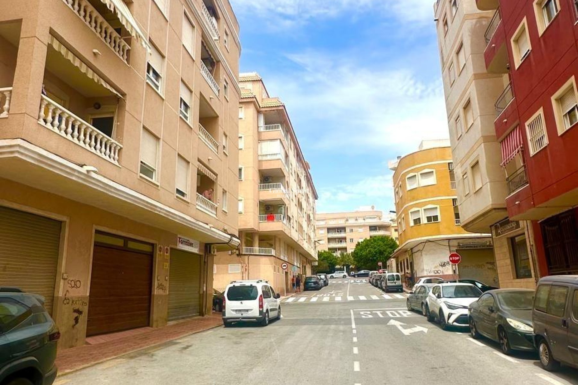 Wederverkoop - APPARTEMENT -
TORREVIEJA - Torrevieja