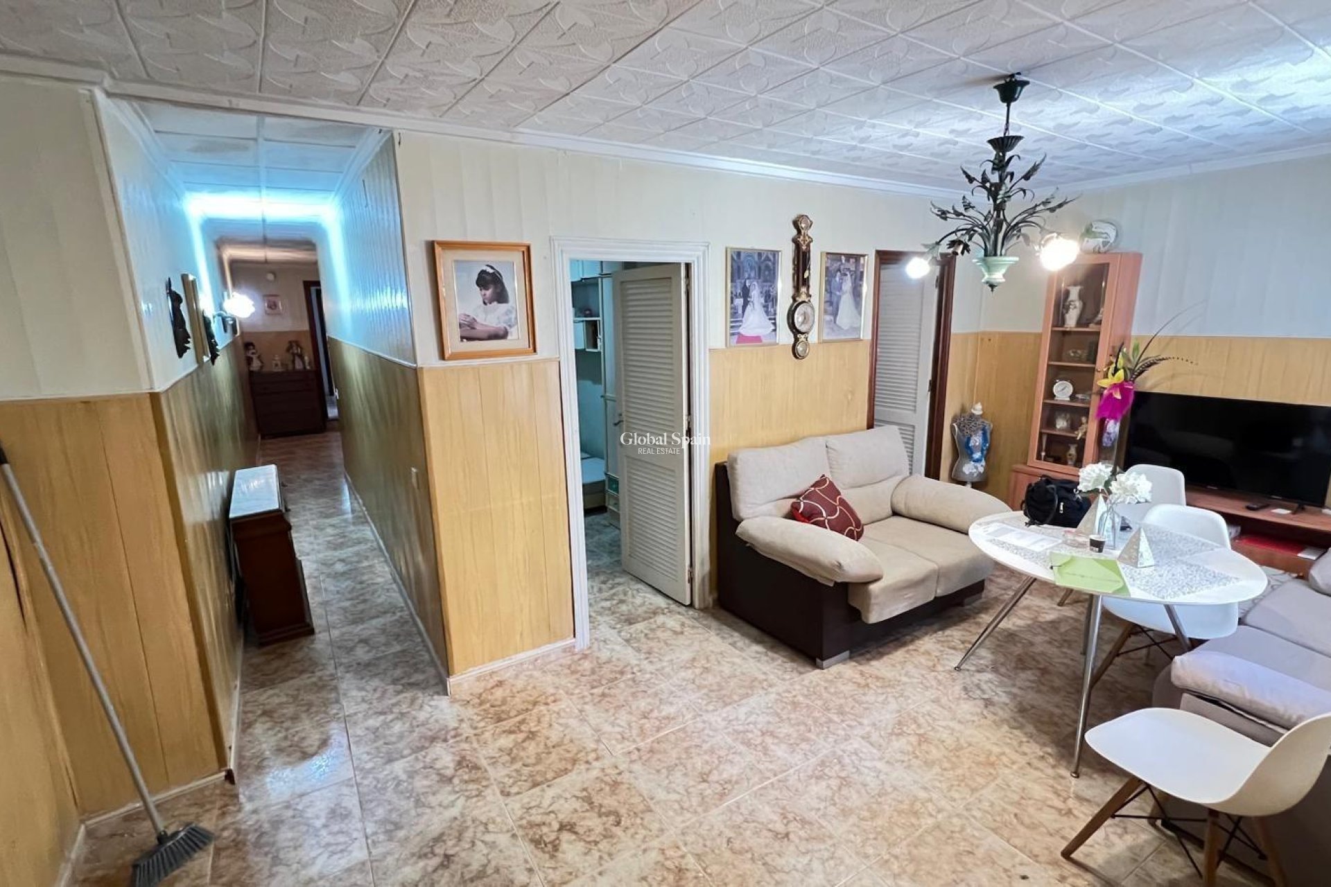 Wederverkoop - APPARTEMENT -
TORREVIEJA - Torrevieja
