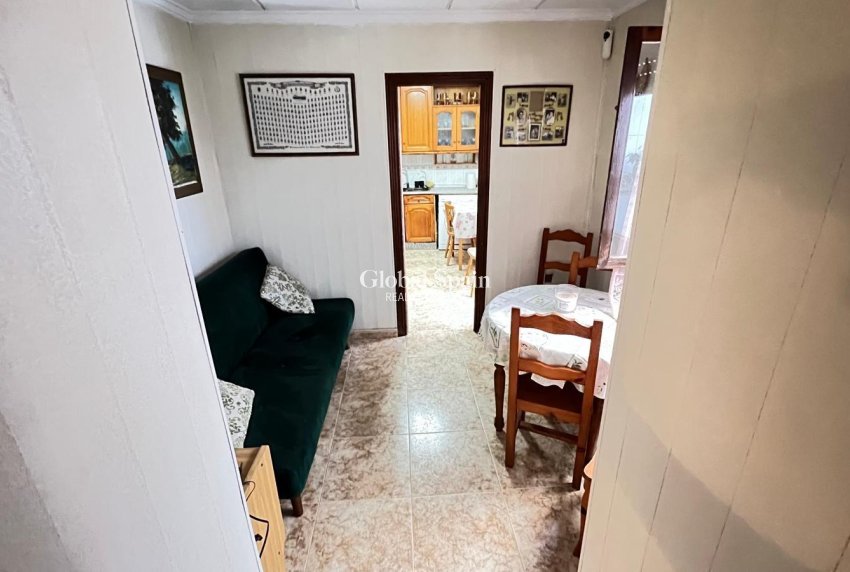 Wederverkoop - APPARTEMENT -
TORREVIEJA - Torrevieja