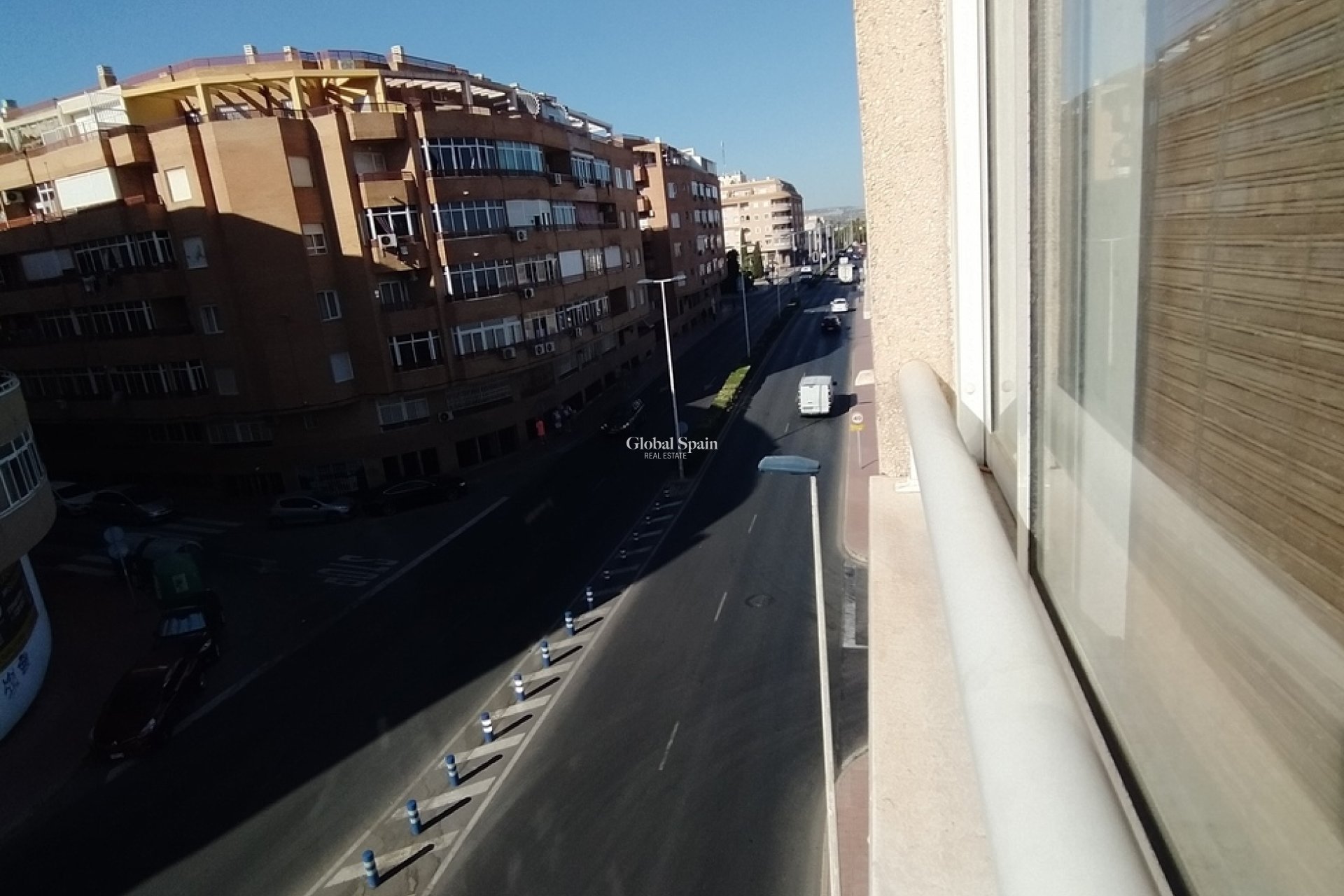Wederverkoop - APPARTEMENT -
TORREVIEJA - Torrevieja