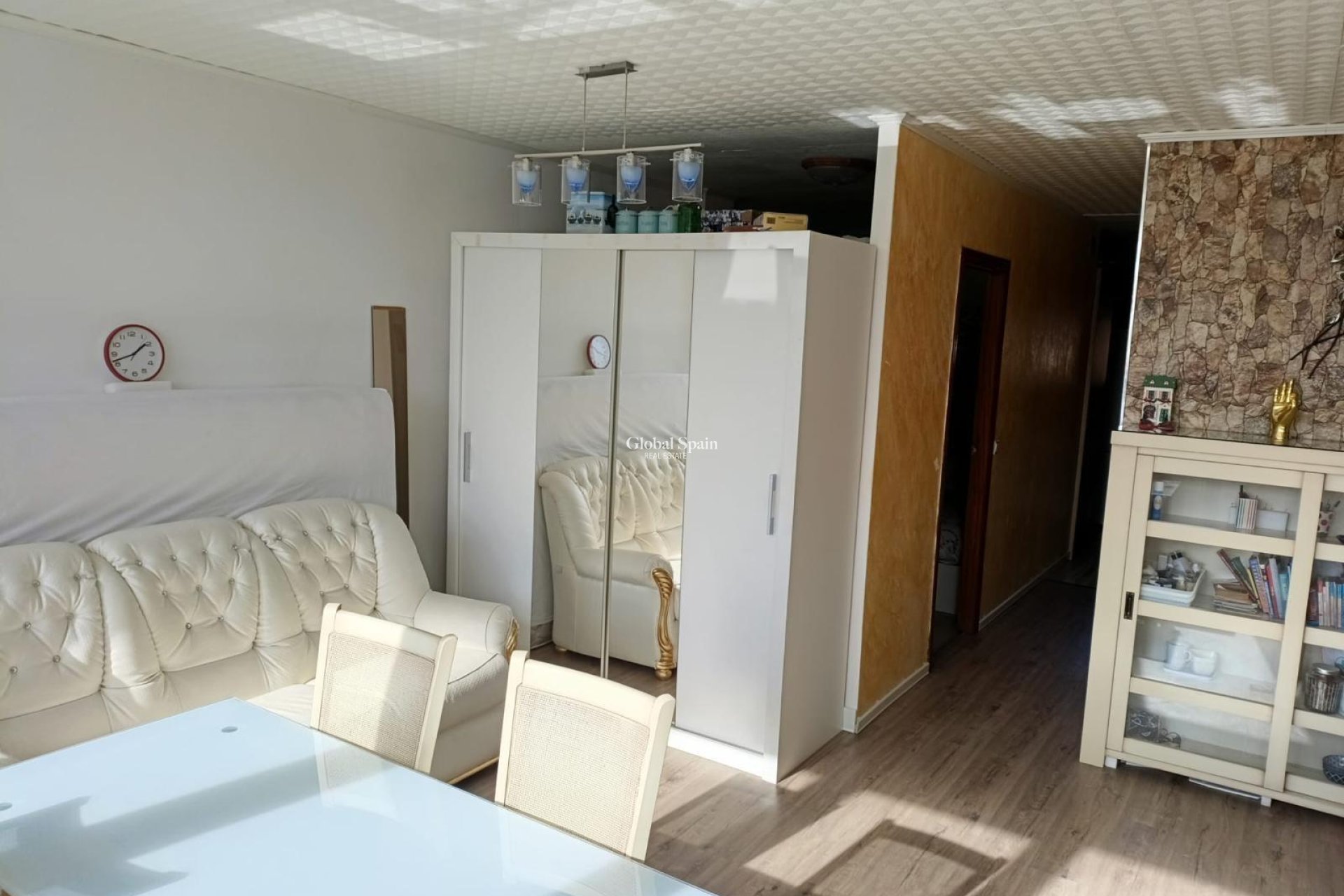 Wederverkoop - APPARTEMENT -
TORREVIEJA - Torrevieja