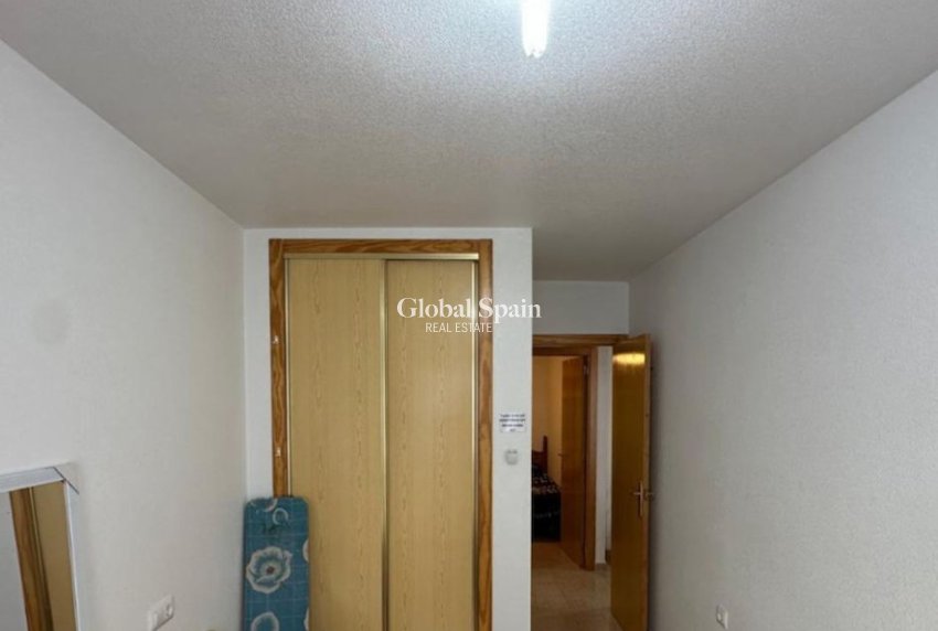 Wederverkoop - APPARTEMENT -
TORREVIEJA - Torrevieja