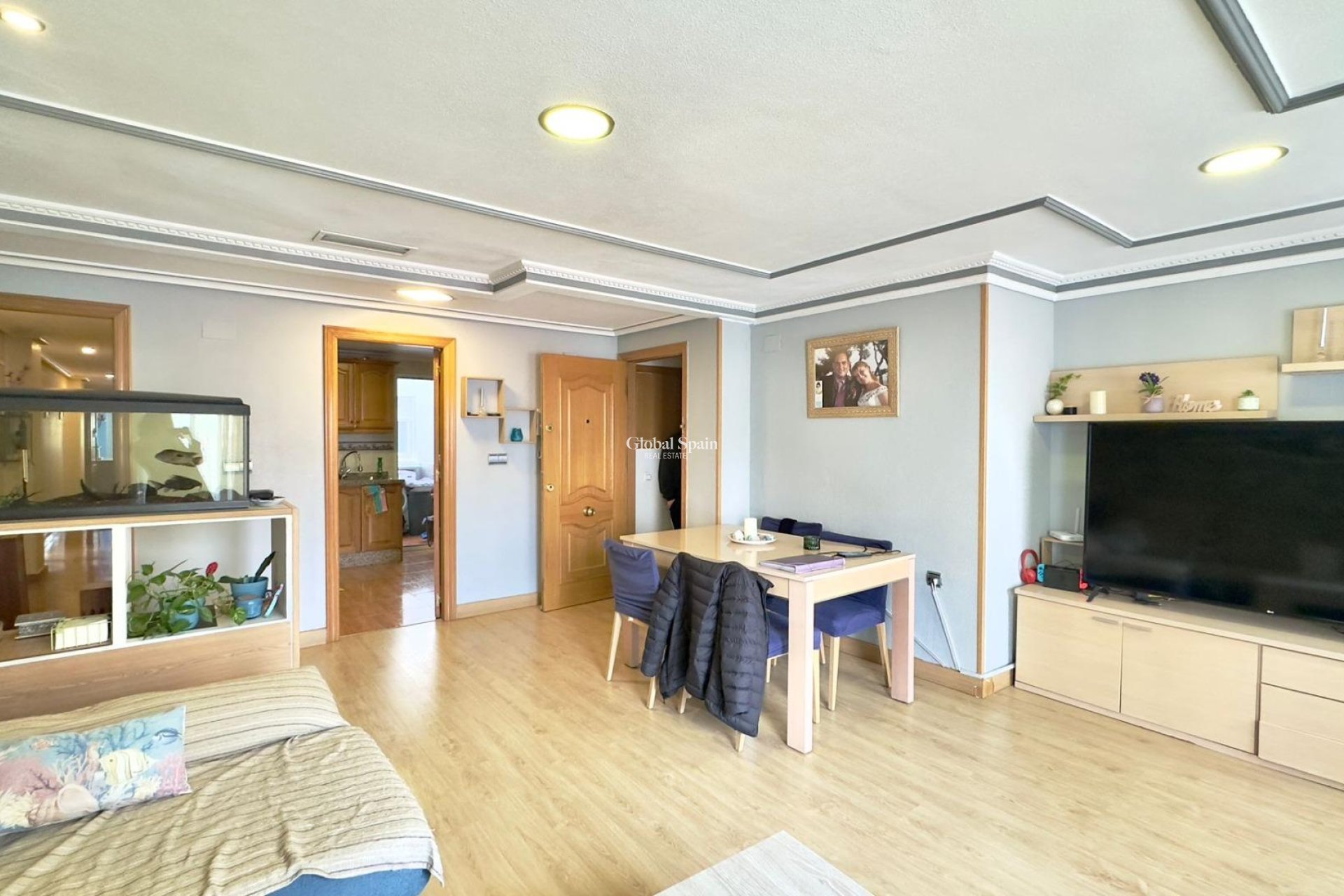 Wederverkoop - APPARTEMENT -
TORREVIEJA - Torrevieja