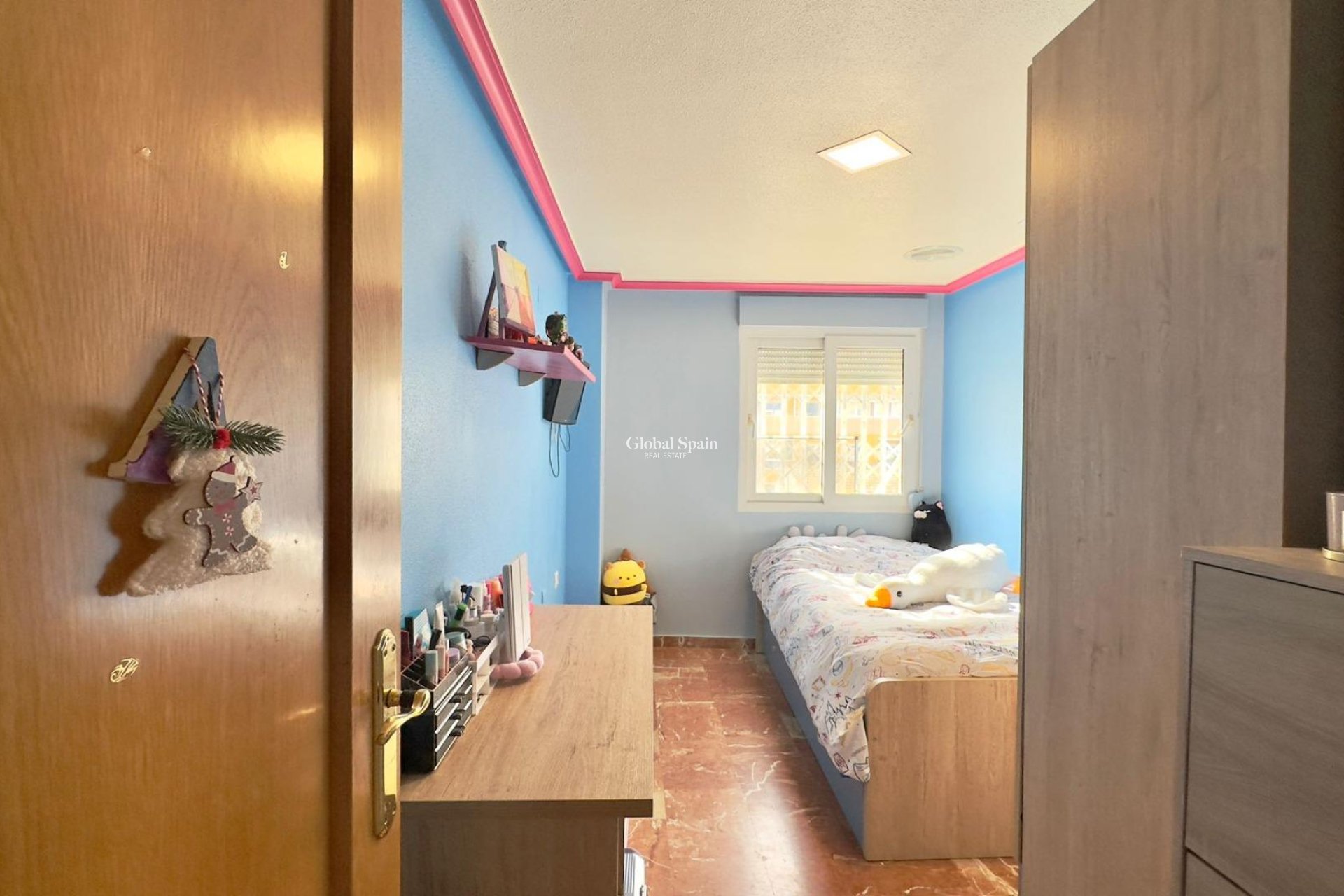 Wederverkoop - APPARTEMENT -
TORREVIEJA - Torrevieja