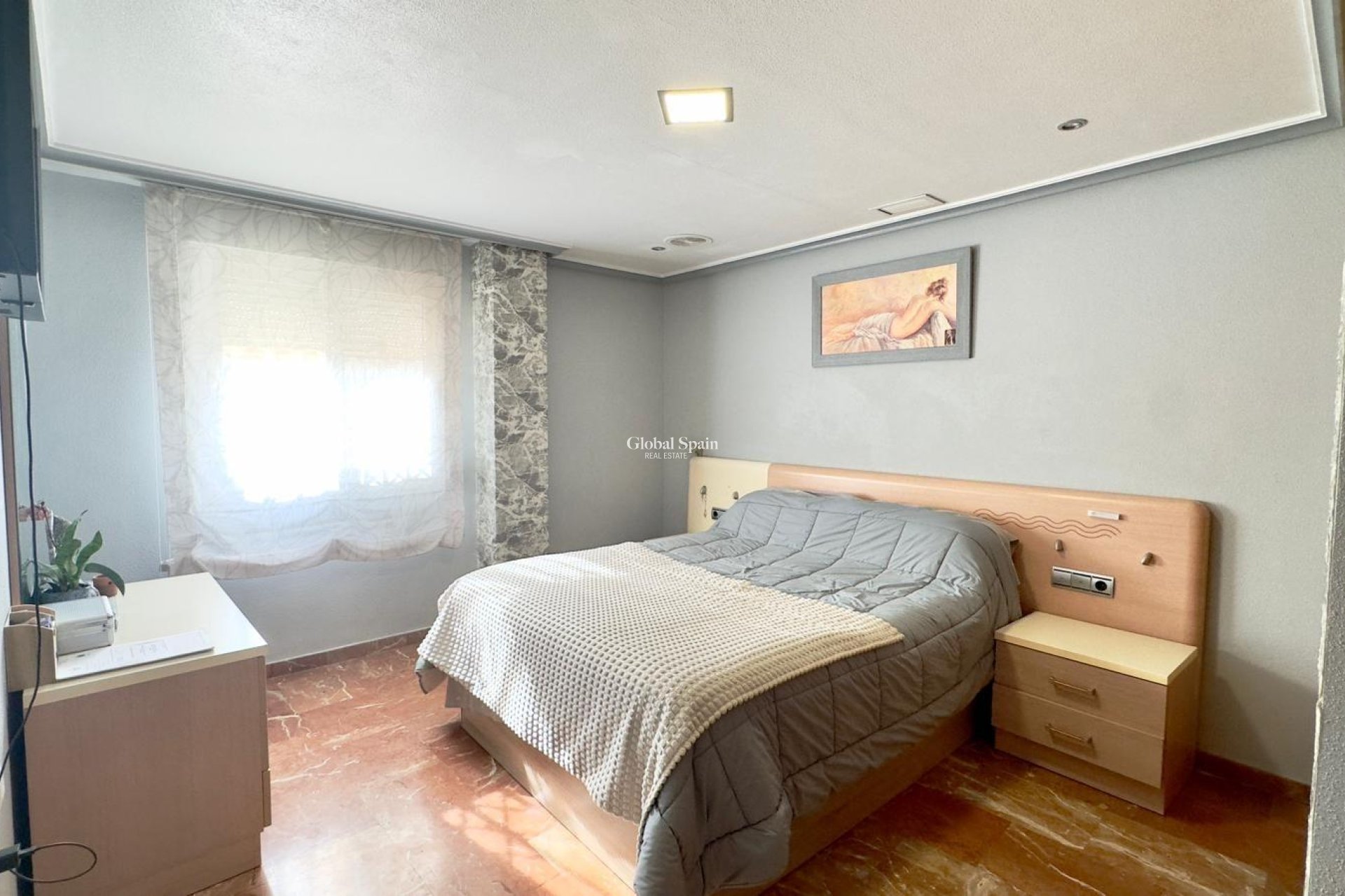 Wederverkoop - APPARTEMENT -
TORREVIEJA - Torrevieja