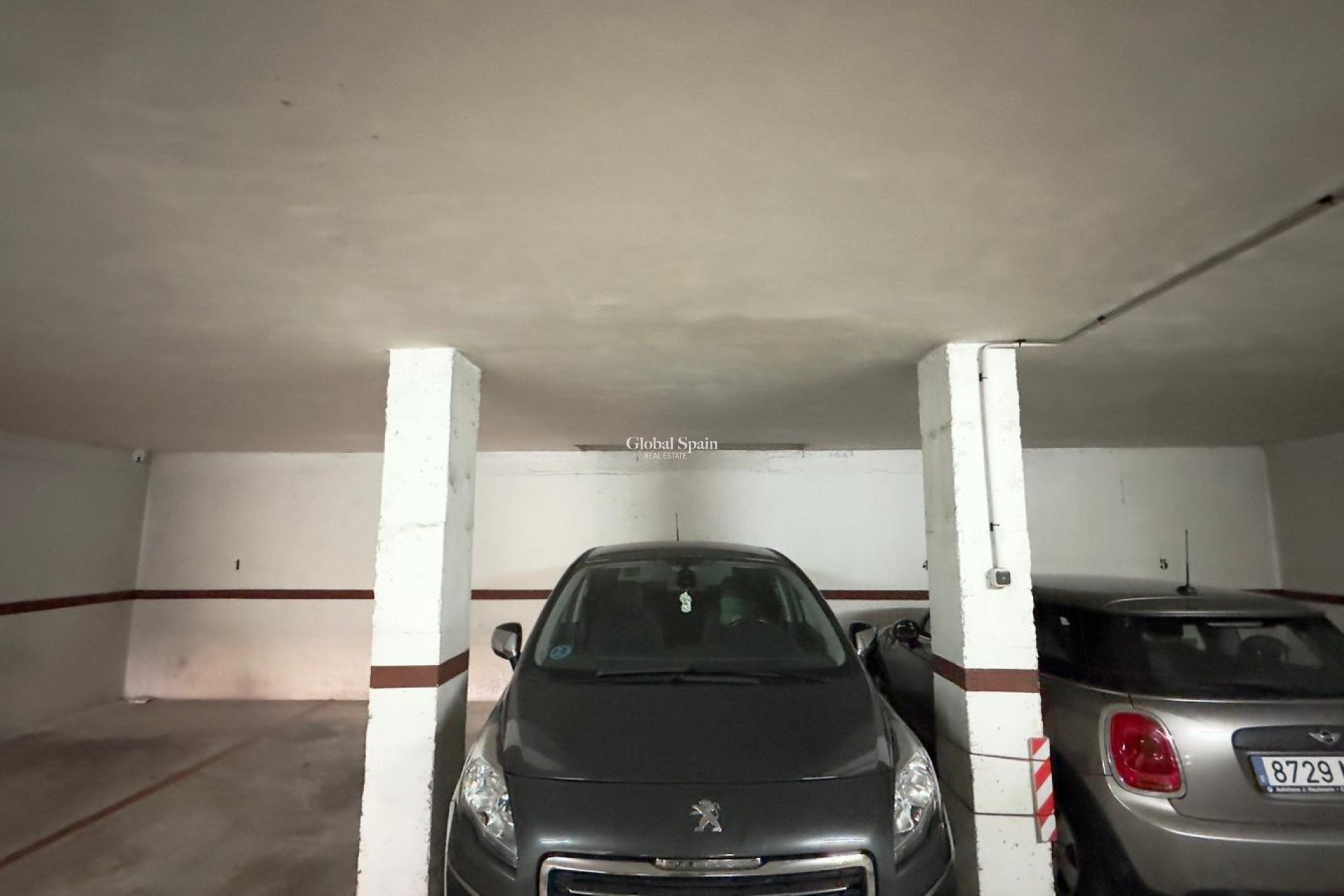 Wederverkoop - APPARTEMENT -
TORREVIEJA - Torrevieja