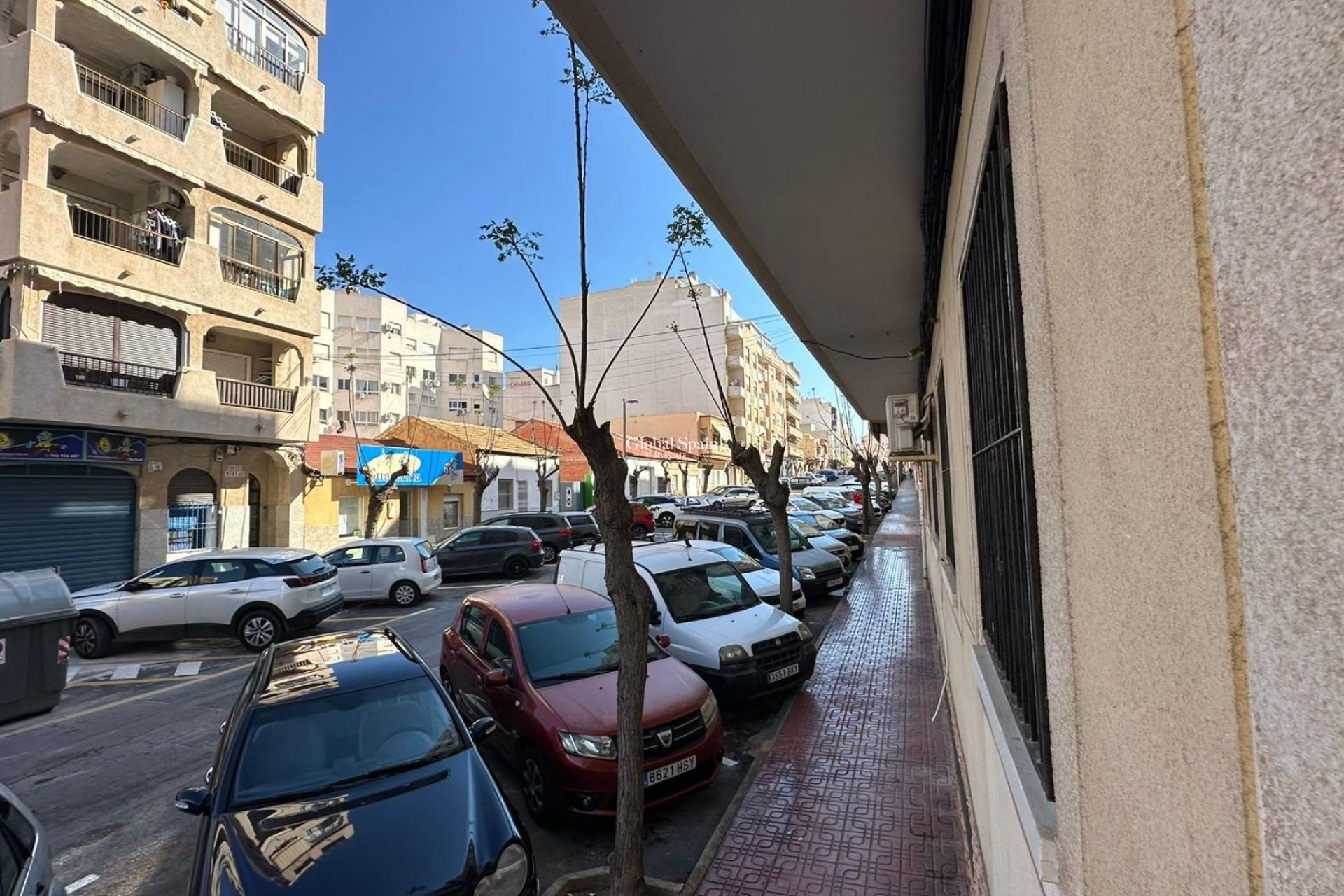 Wederverkoop - APPARTEMENT -
TORREVIEJA - Torrevieja
