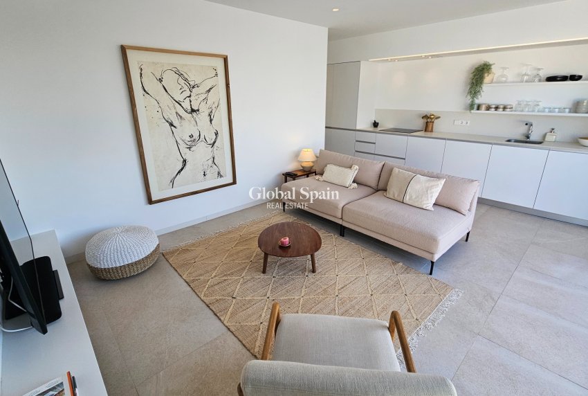 Wederverkoop - APPARTEMENT -
TORREVIEJA - Torrevieja