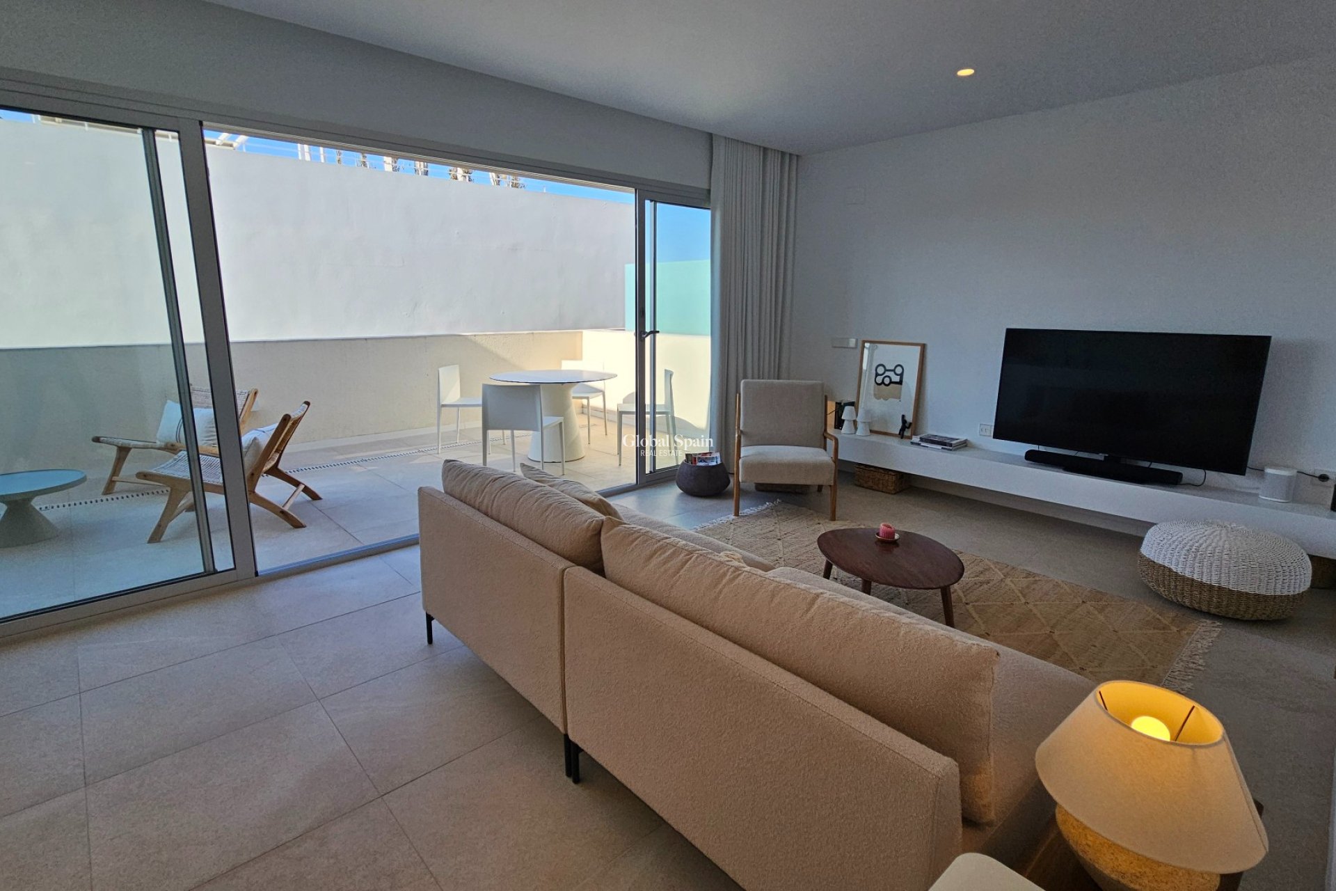 Wederverkoop - APPARTEMENT -
TORREVIEJA - Torrevieja