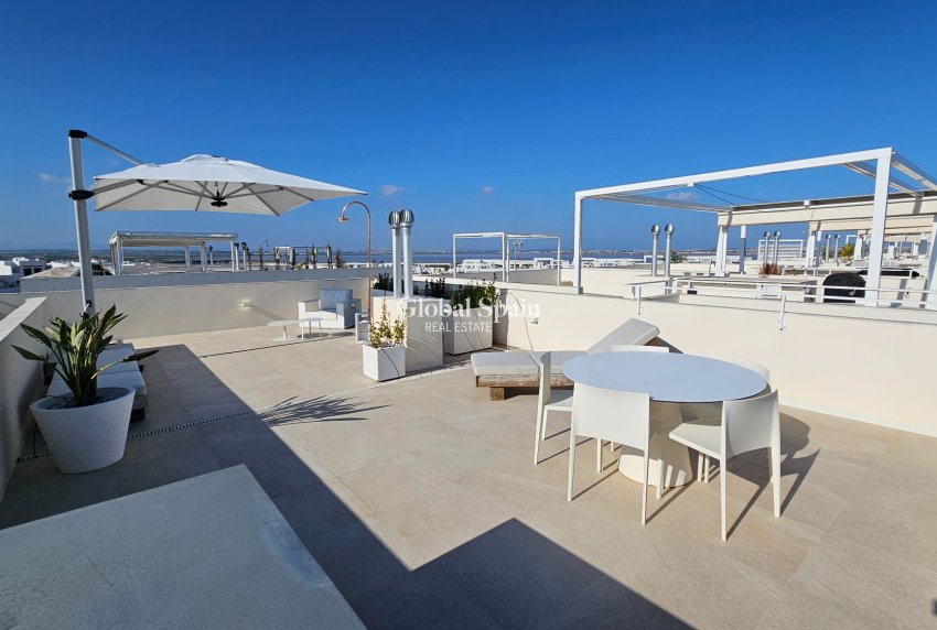 Wederverkoop - APPARTEMENT -
TORREVIEJA - Torrevieja