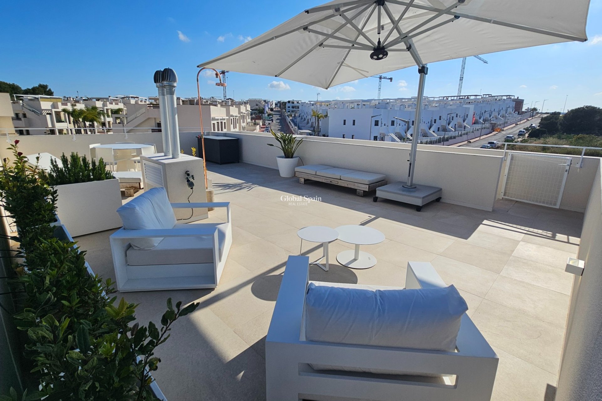 Wederverkoop - APPARTEMENT -
TORREVIEJA - Torrevieja