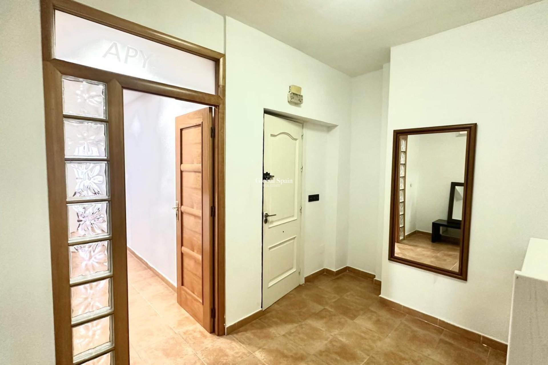 Wederverkoop - APPARTEMENT -
TORREVIEJA - Torrevieja
