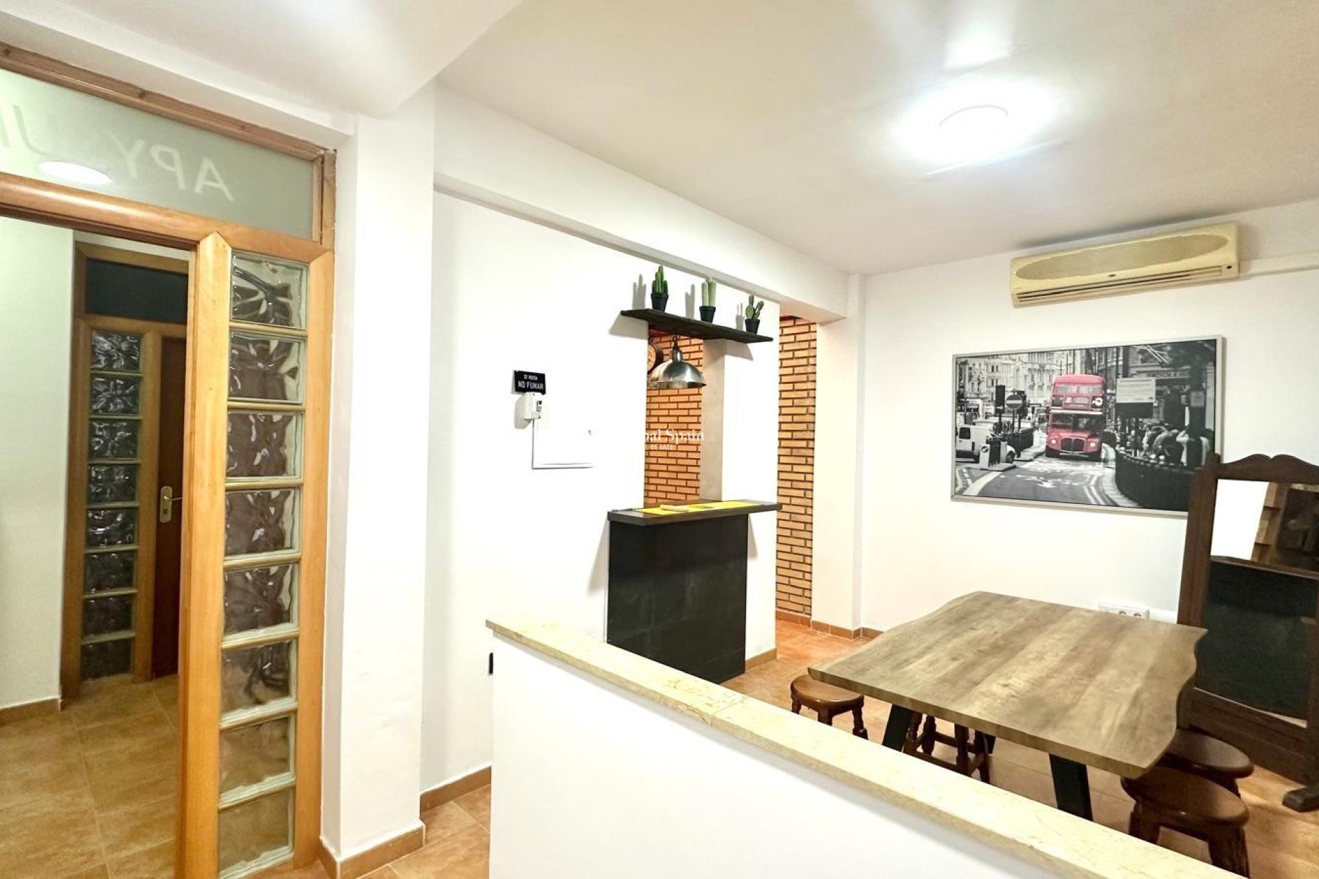 Wederverkoop - APPARTEMENT -
TORREVIEJA - Torrevieja