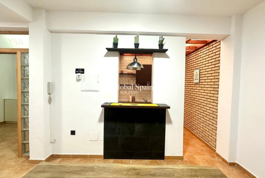 Wederverkoop - APPARTEMENT -
TORREVIEJA - Torrevieja