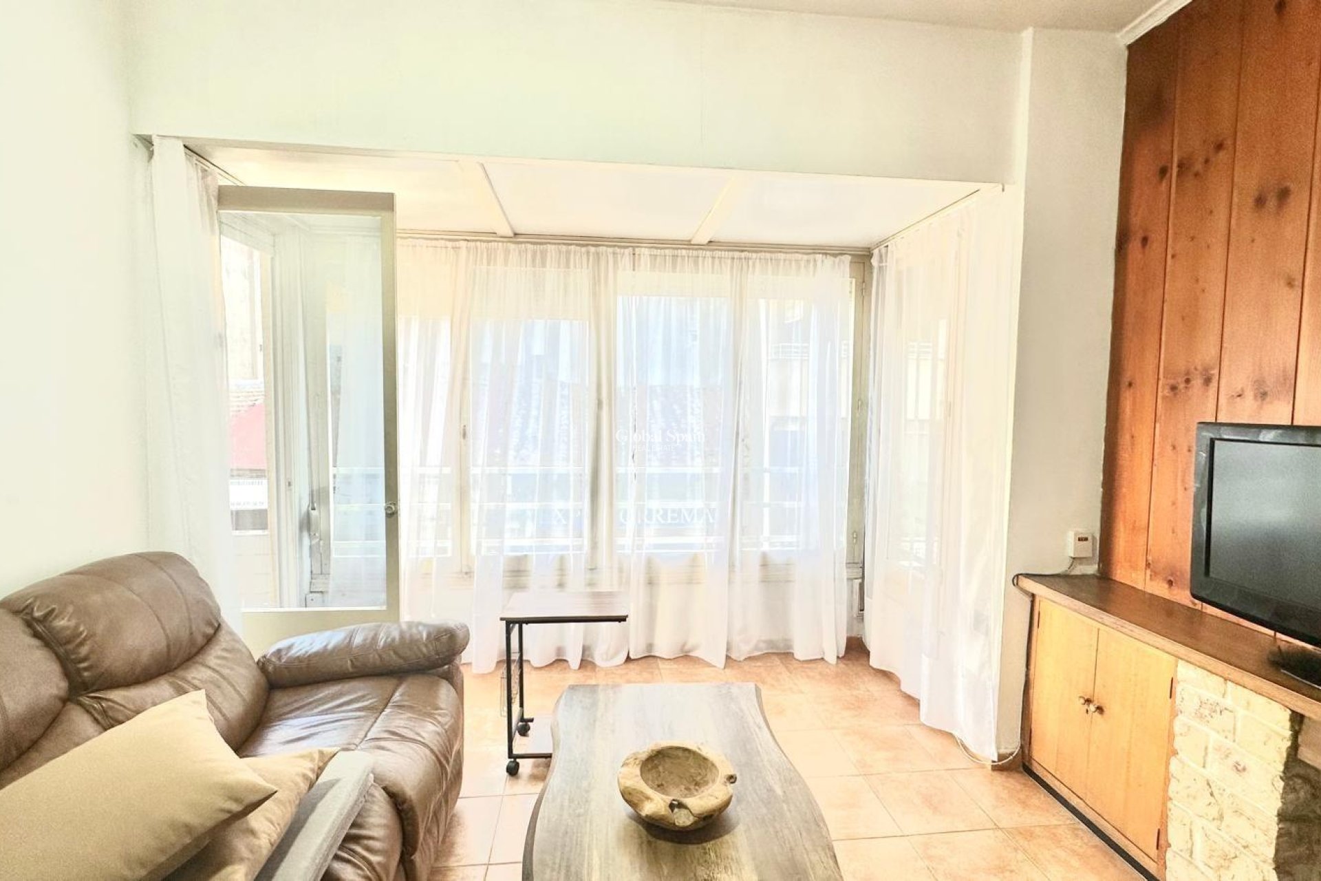 Wederverkoop - APPARTEMENT -
TORREVIEJA - Torrevieja
