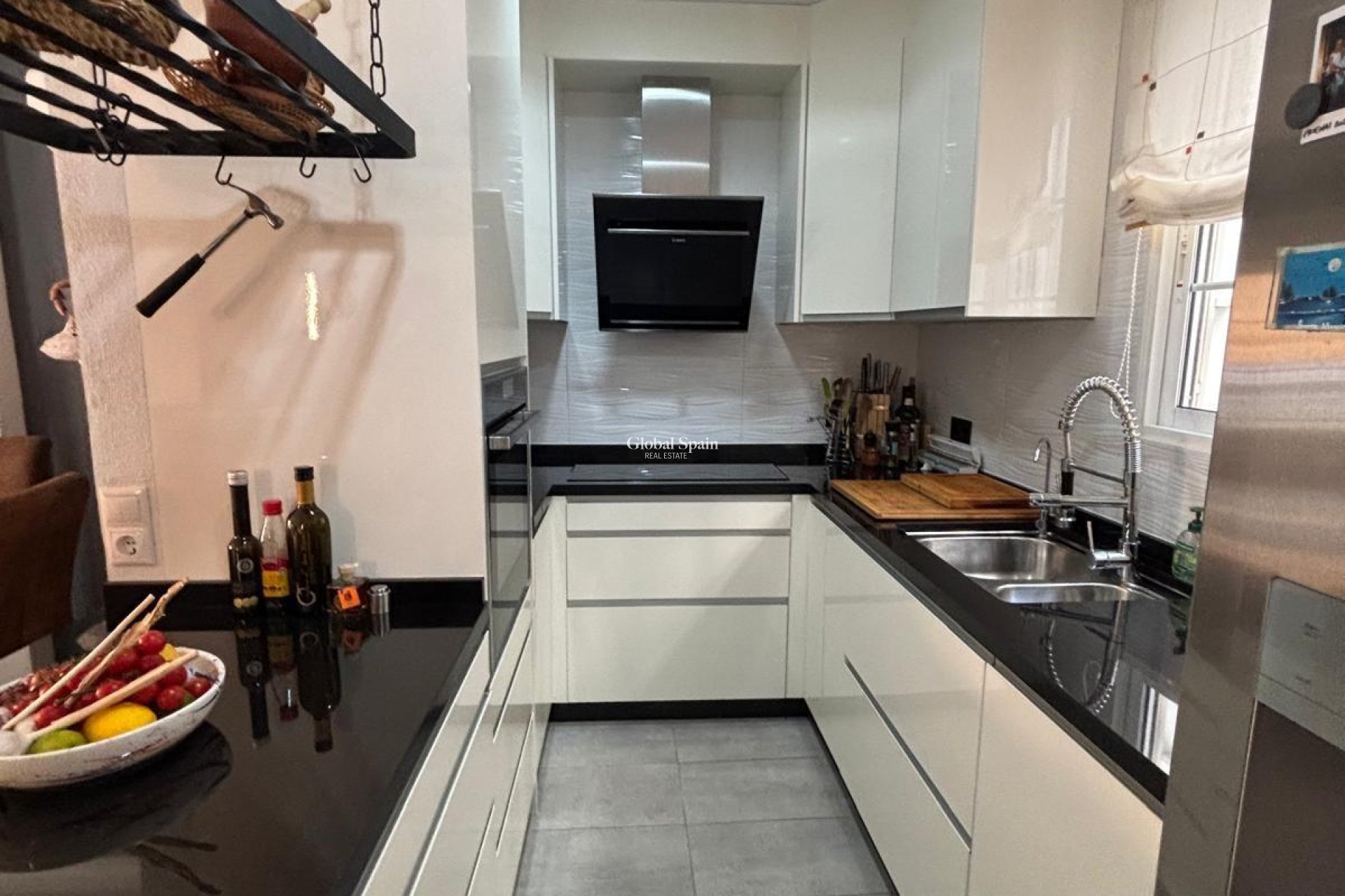 Wederverkoop - APPARTEMENT -
TORREVIEJA - Torrevieja