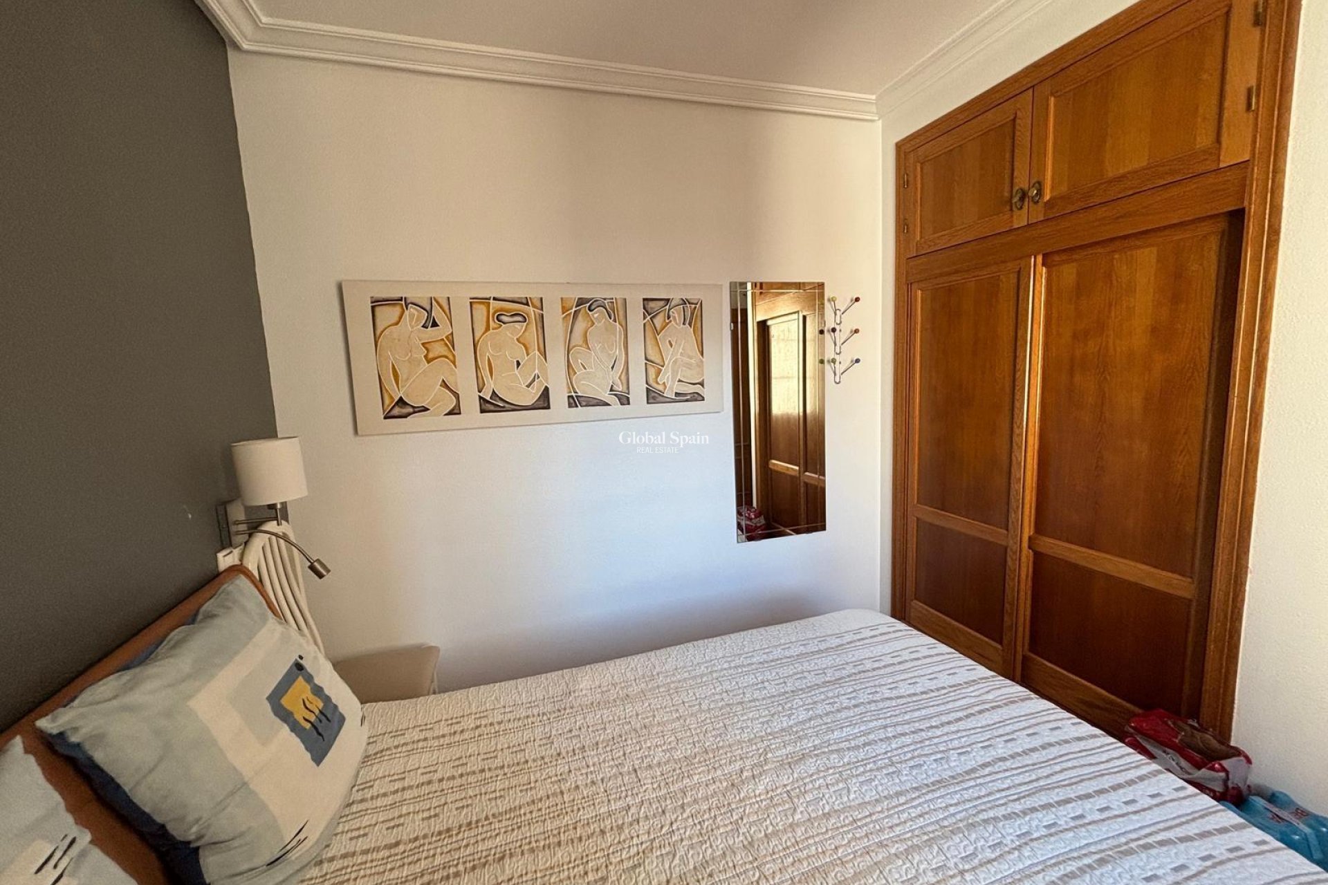 Wederverkoop - APPARTEMENT -
TORREVIEJA - Torrevieja