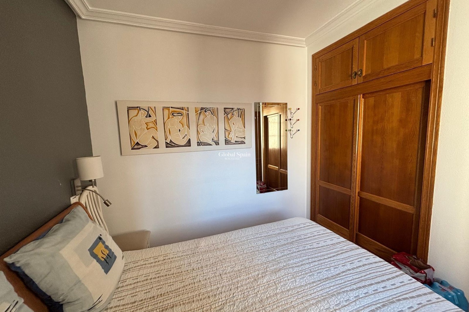 Wederverkoop - APPARTEMENT -
TORREVIEJA - Torrevieja