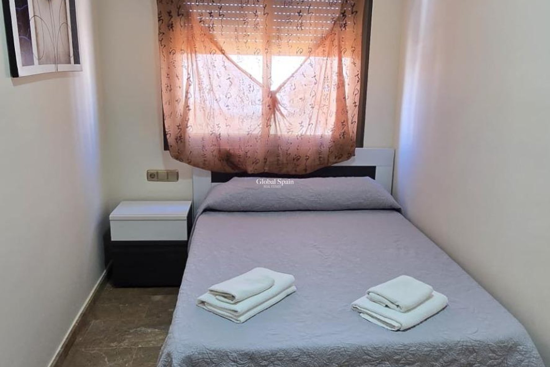 Wederverkoop - APPARTEMENT -
TORREVIEJA - Torrevieja
