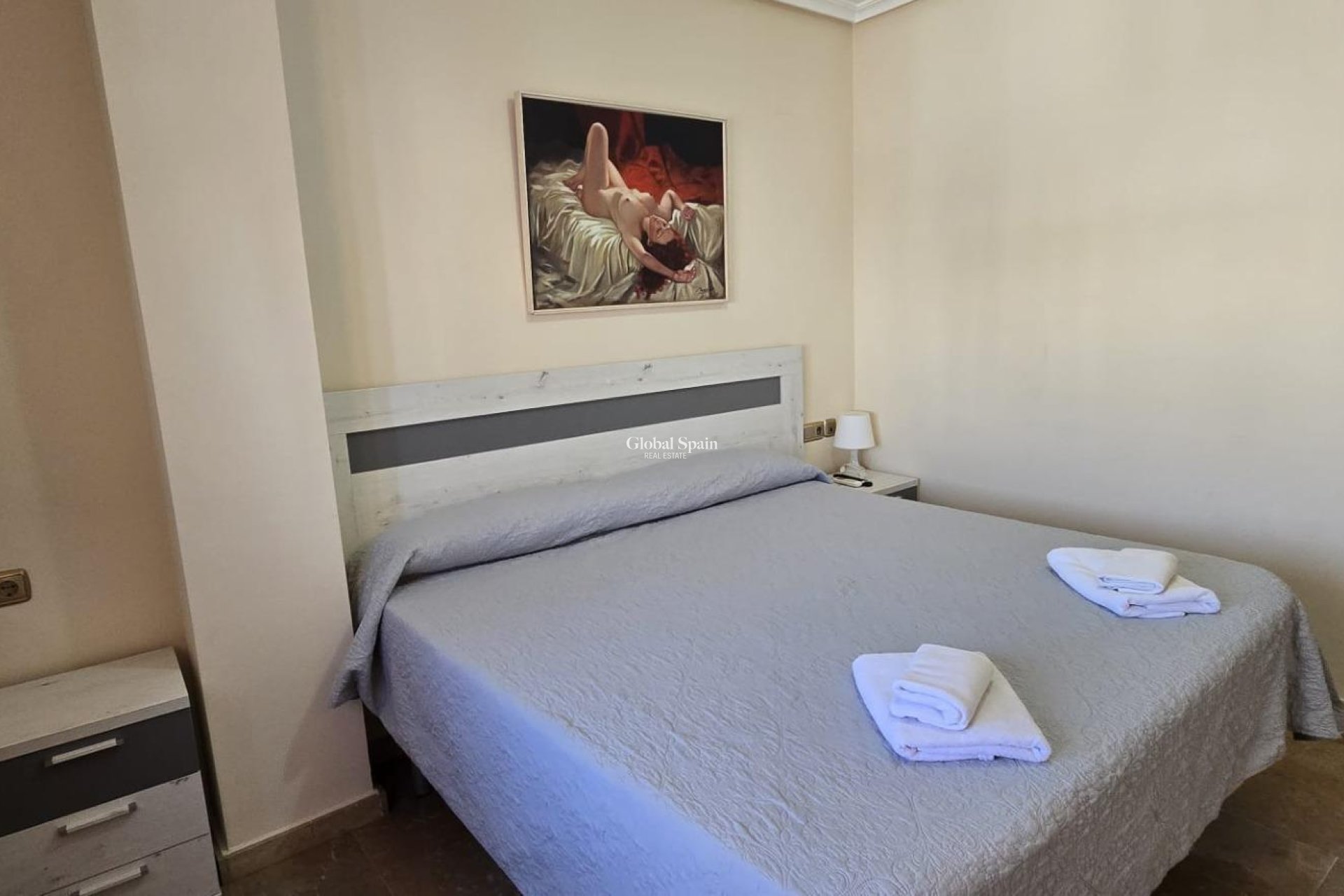 Wederverkoop - APPARTEMENT -
TORREVIEJA - Torrevieja