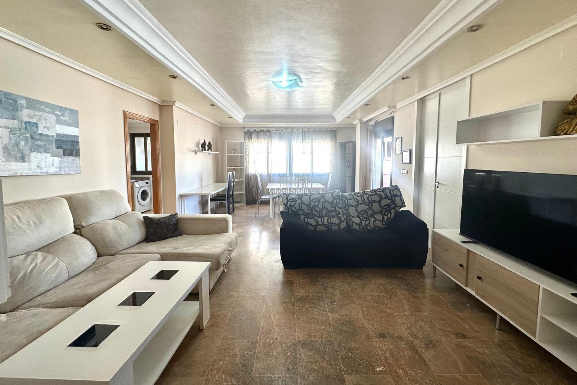 Wederverkoop - APPARTEMENT -
TORREVIEJA - Torrevieja
