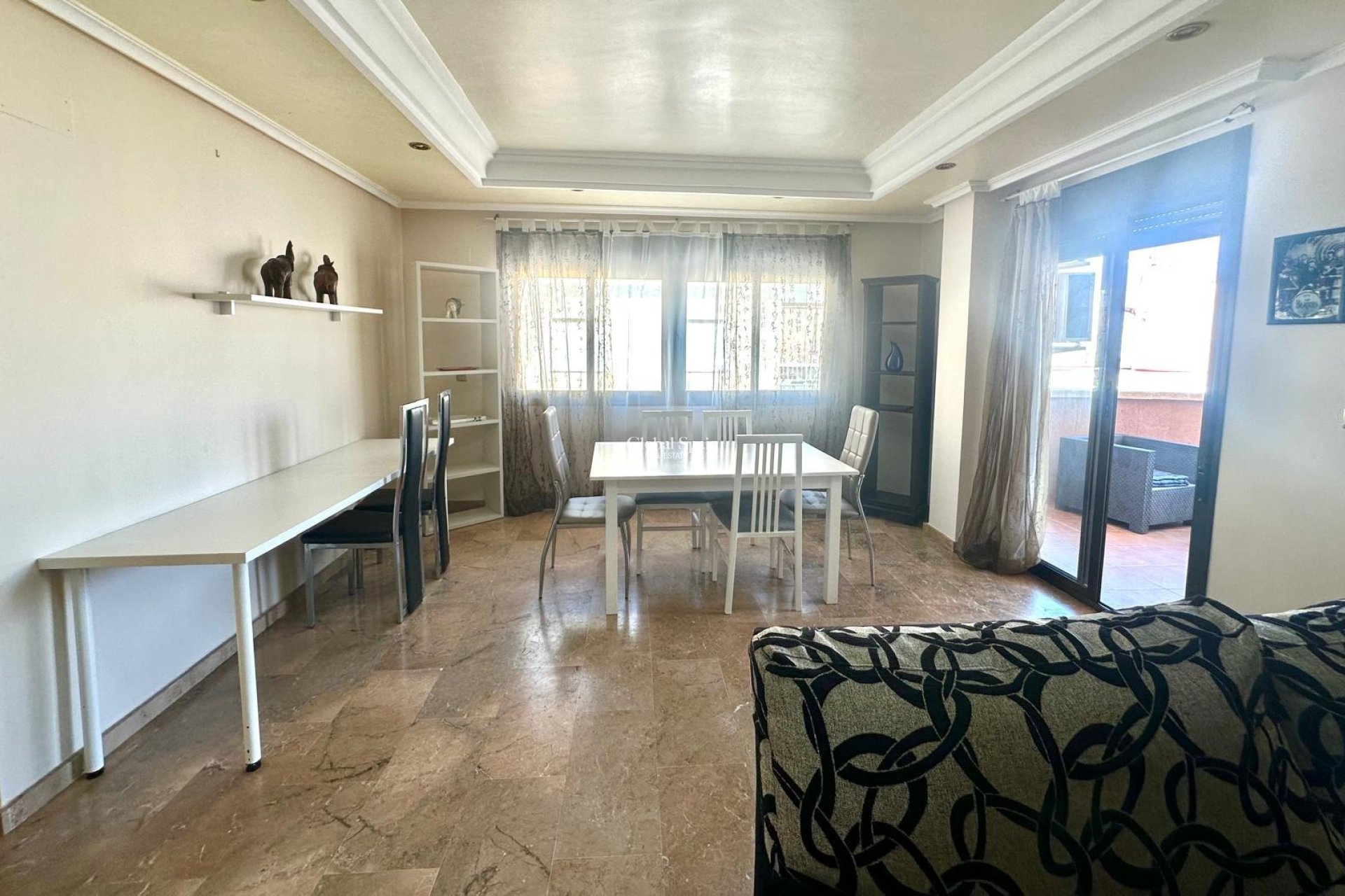 Wederverkoop - APPARTEMENT -
TORREVIEJA - Torrevieja