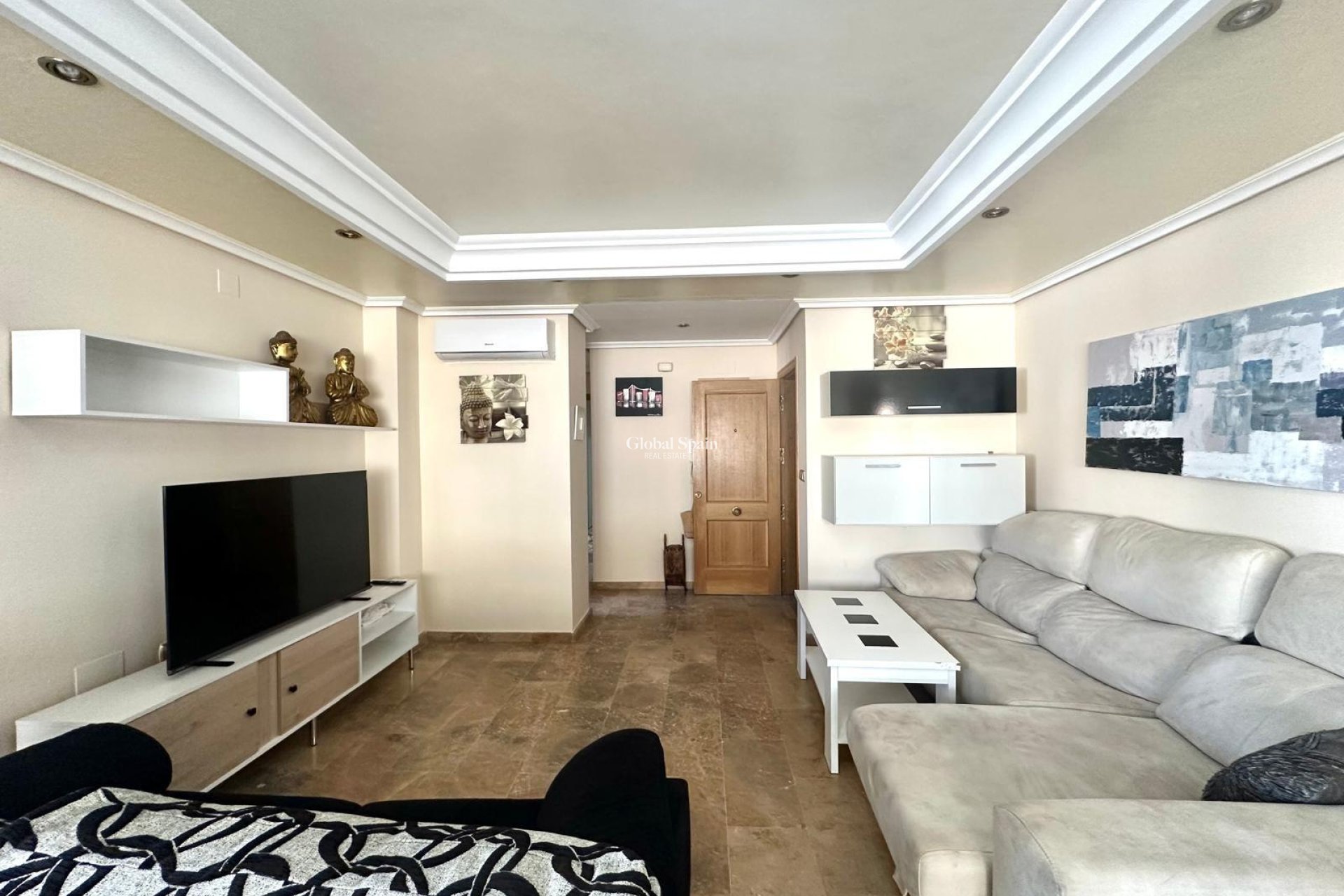 Wederverkoop - APPARTEMENT -
TORREVIEJA - Torrevieja