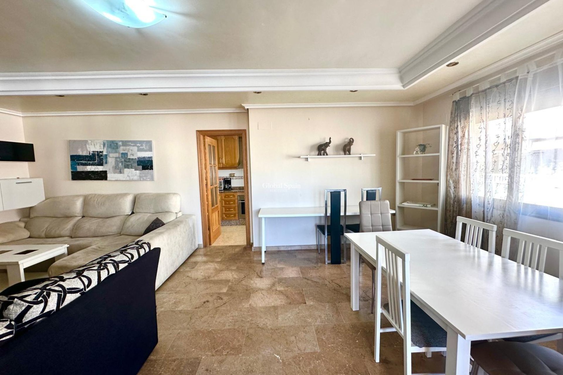 Wederverkoop - APPARTEMENT -
TORREVIEJA - Torrevieja