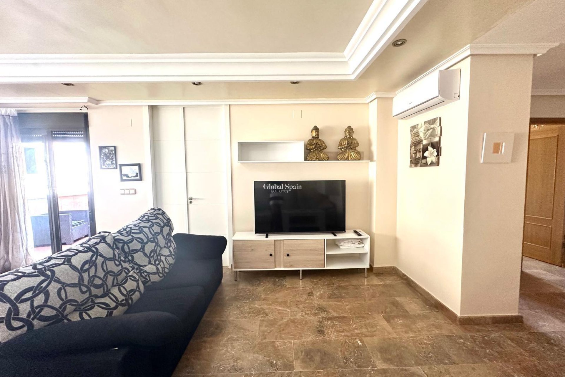 Wederverkoop - APPARTEMENT -
TORREVIEJA - Torrevieja