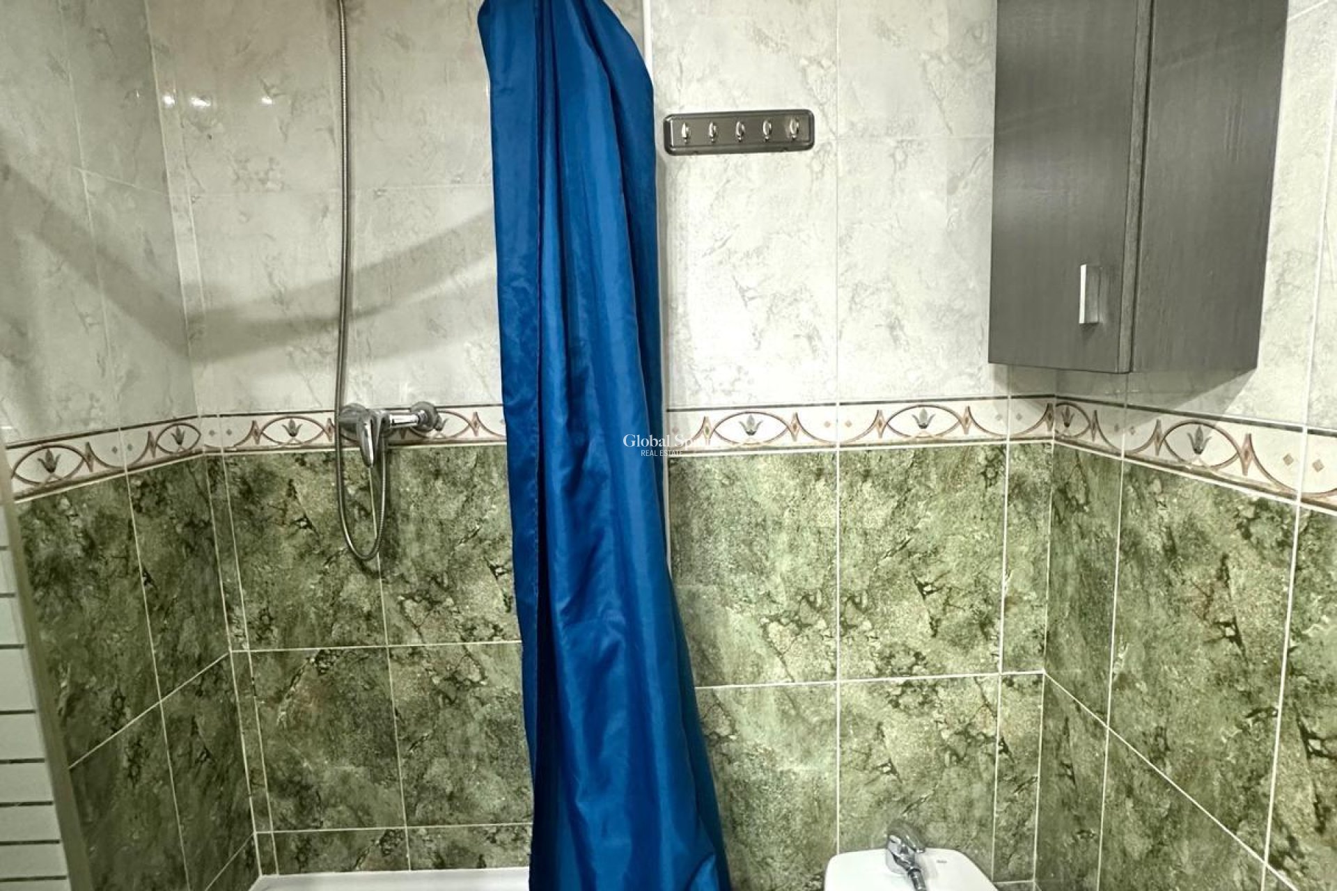Wederverkoop - APPARTEMENT -
TORREVIEJA - Torrevieja