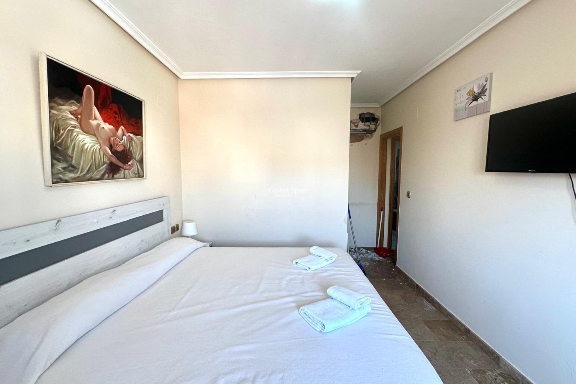 Wederverkoop - APPARTEMENT -
TORREVIEJA - Torrevieja