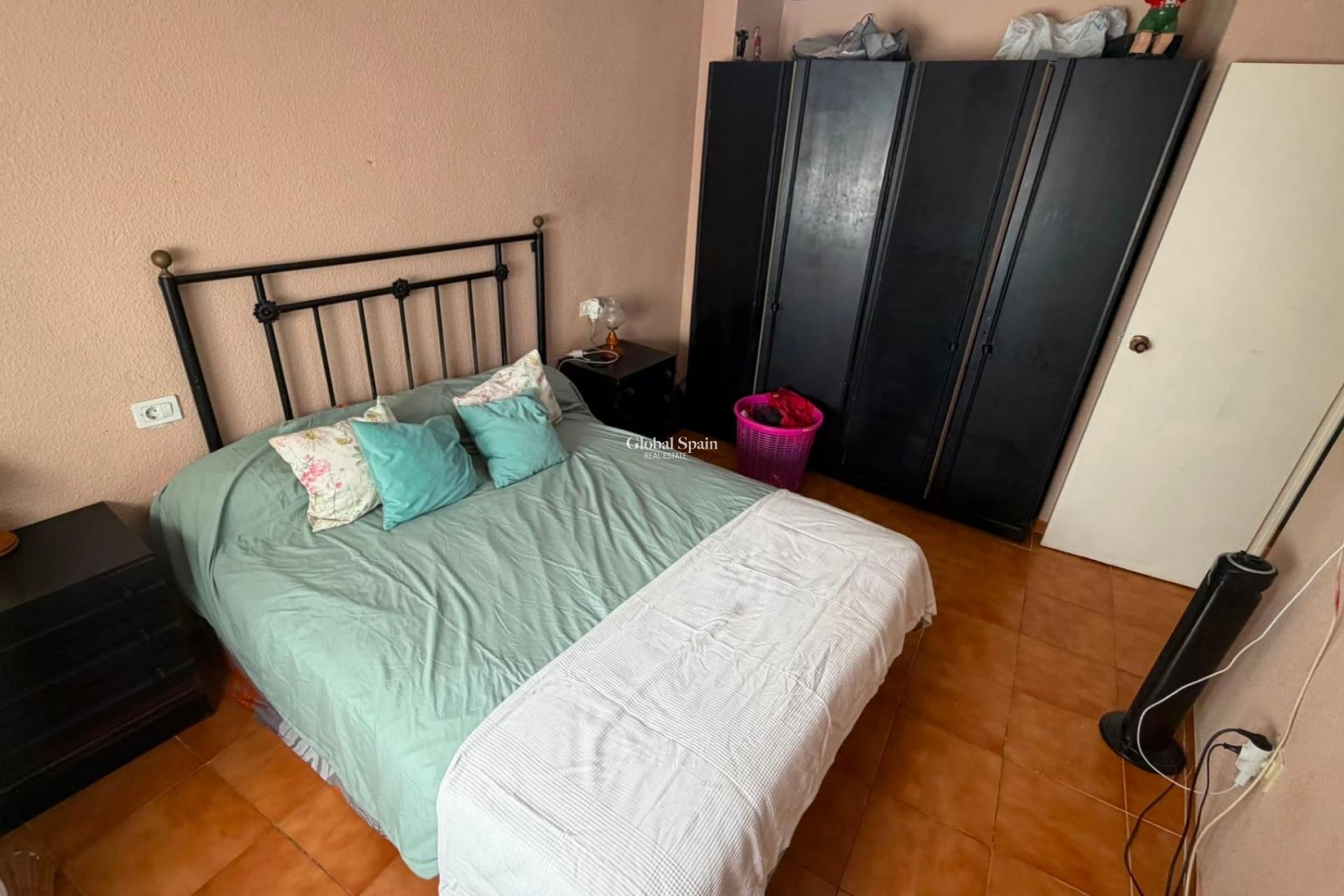 Wederverkoop - APPARTEMENT -
TORREVIEJA - Torrevieja