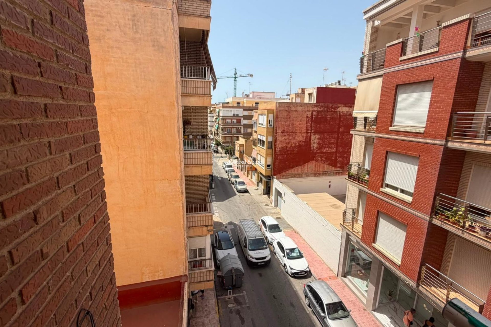 Wederverkoop - APPARTEMENT -
TORREVIEJA - Torrevieja
