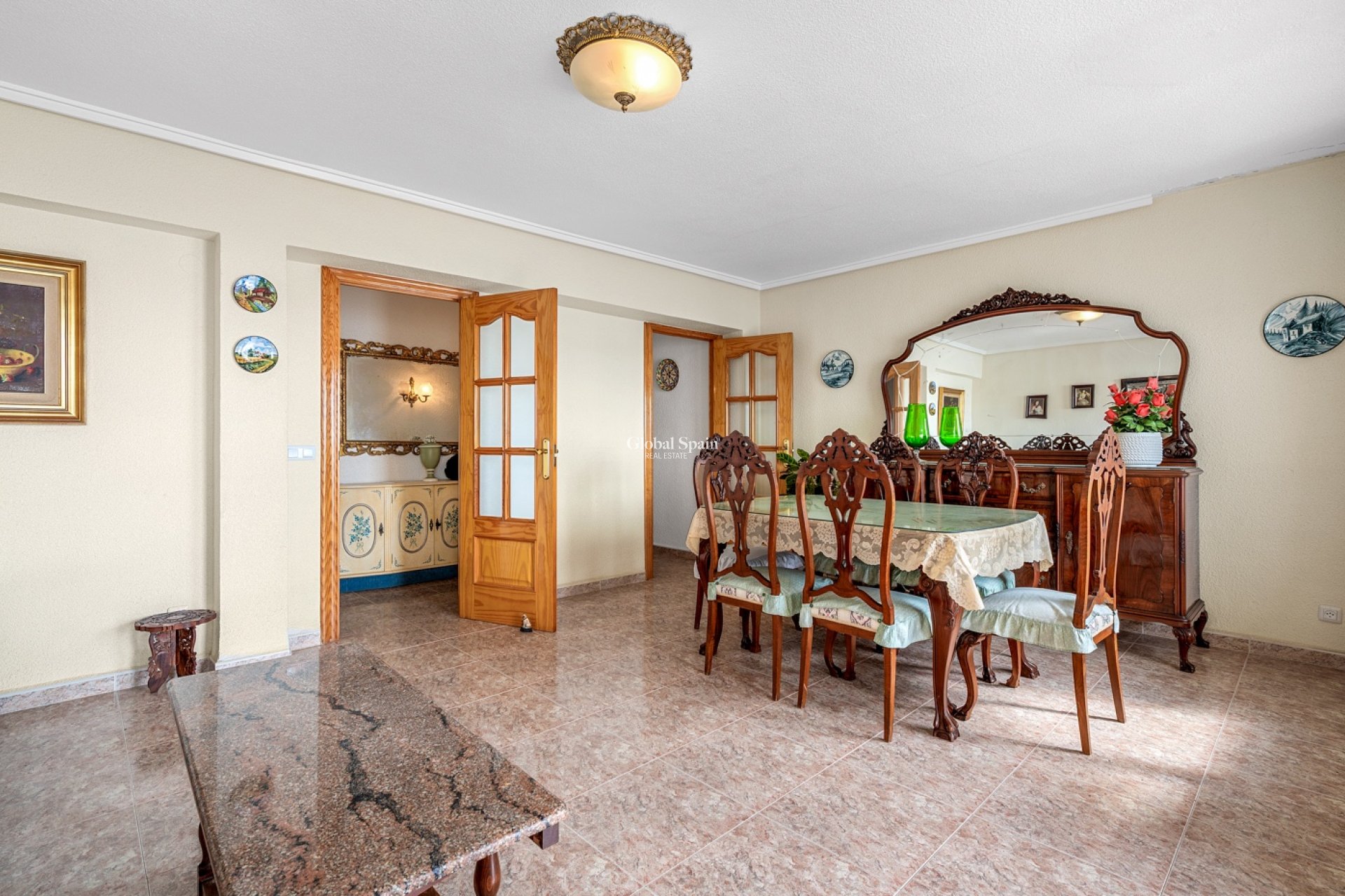 Wederverkoop - APPARTEMENT -
TORREVIEJA - Torrevieja