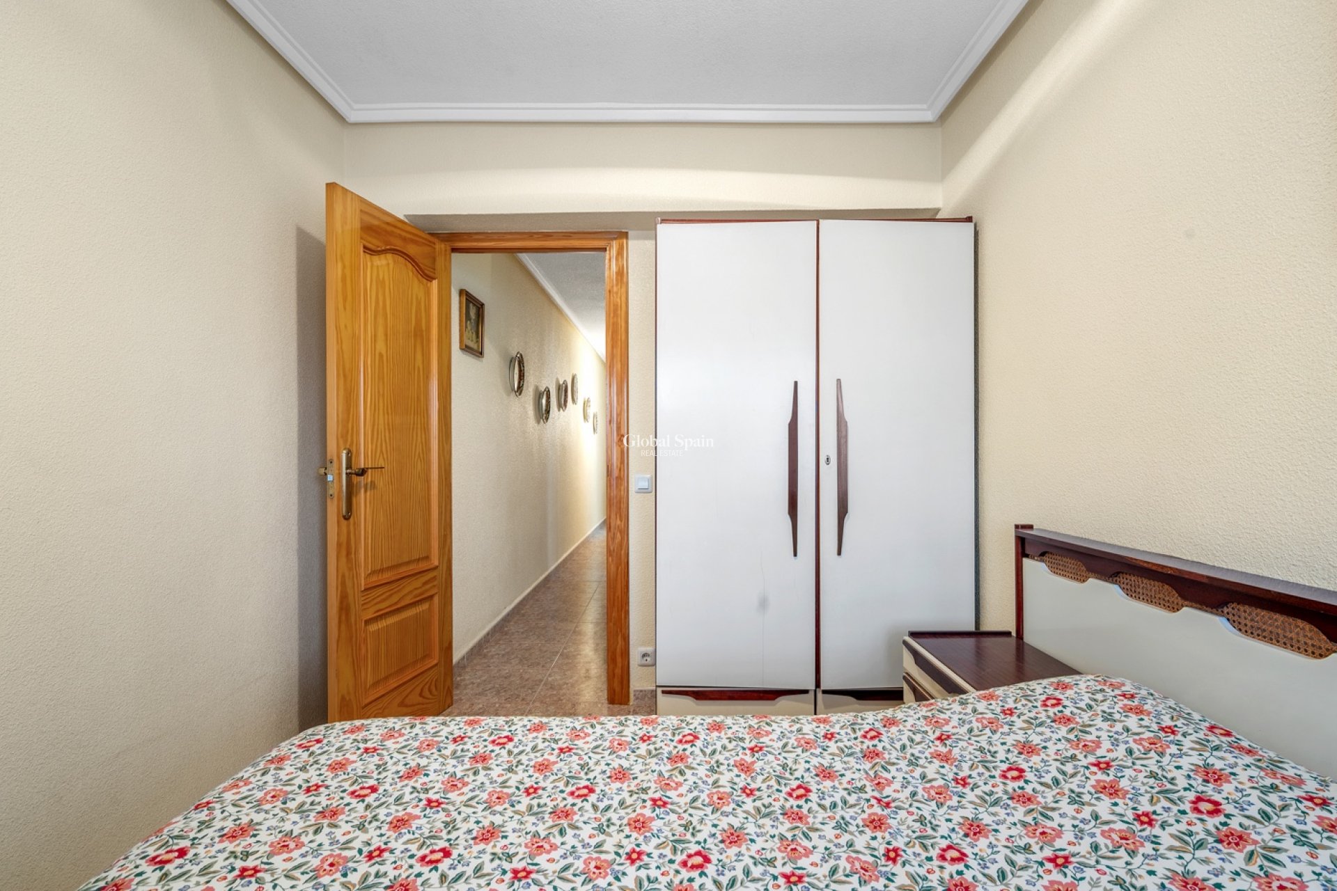 Wederverkoop - APPARTEMENT -
TORREVIEJA - Torrevieja