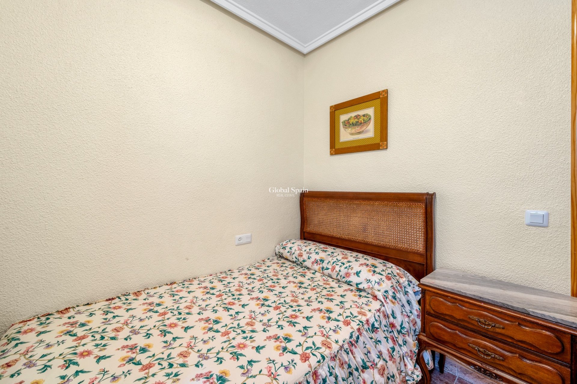 Wederverkoop - APPARTEMENT -
TORREVIEJA - Torrevieja