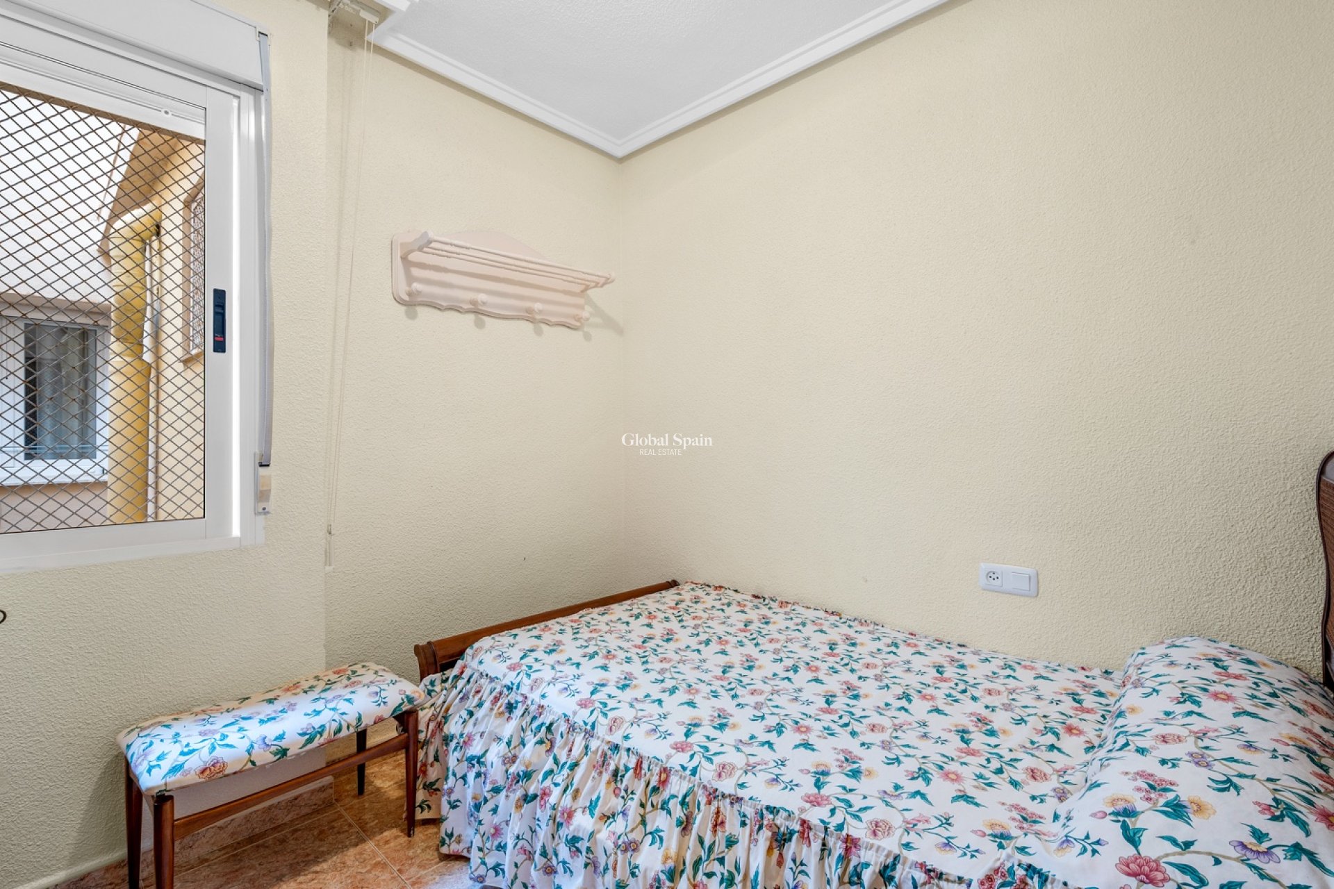 Wederverkoop - APPARTEMENT -
TORREVIEJA - Torrevieja