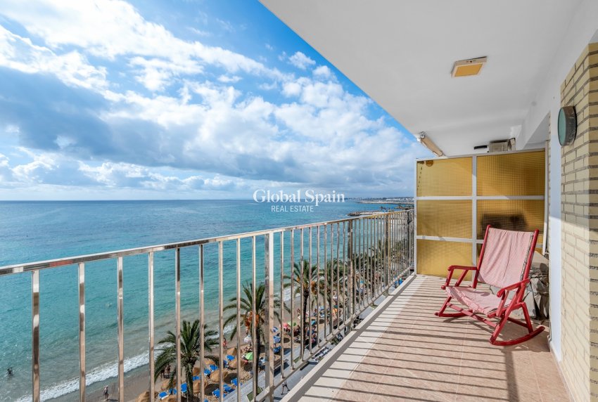 Wederverkoop - APPARTEMENT -
TORREVIEJA - Torrevieja